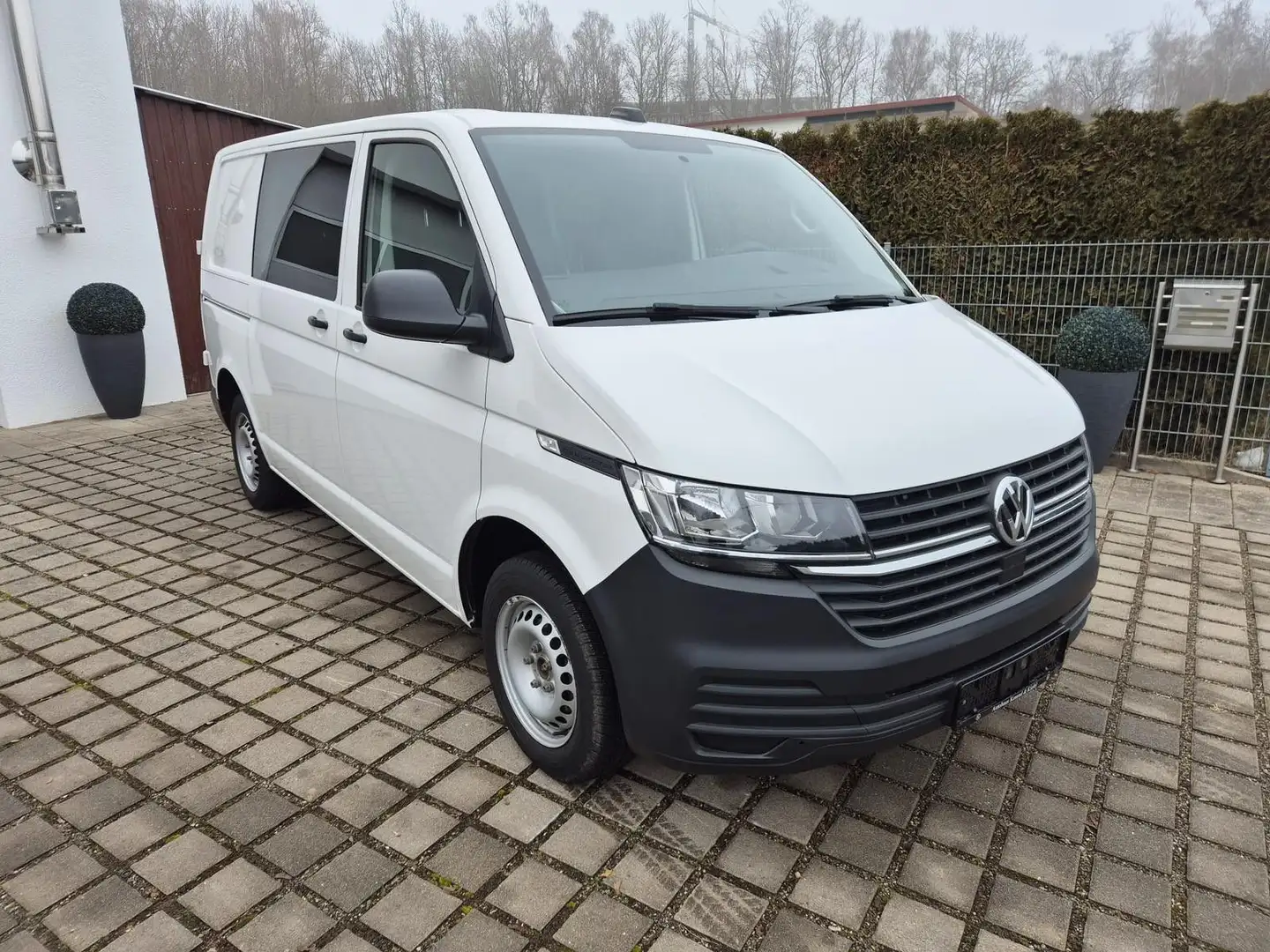 Volkswagen T6 Kombi T6 .1 Kombi Transporter DSG/AHK/NAVI/App-Connect Weiß - 2