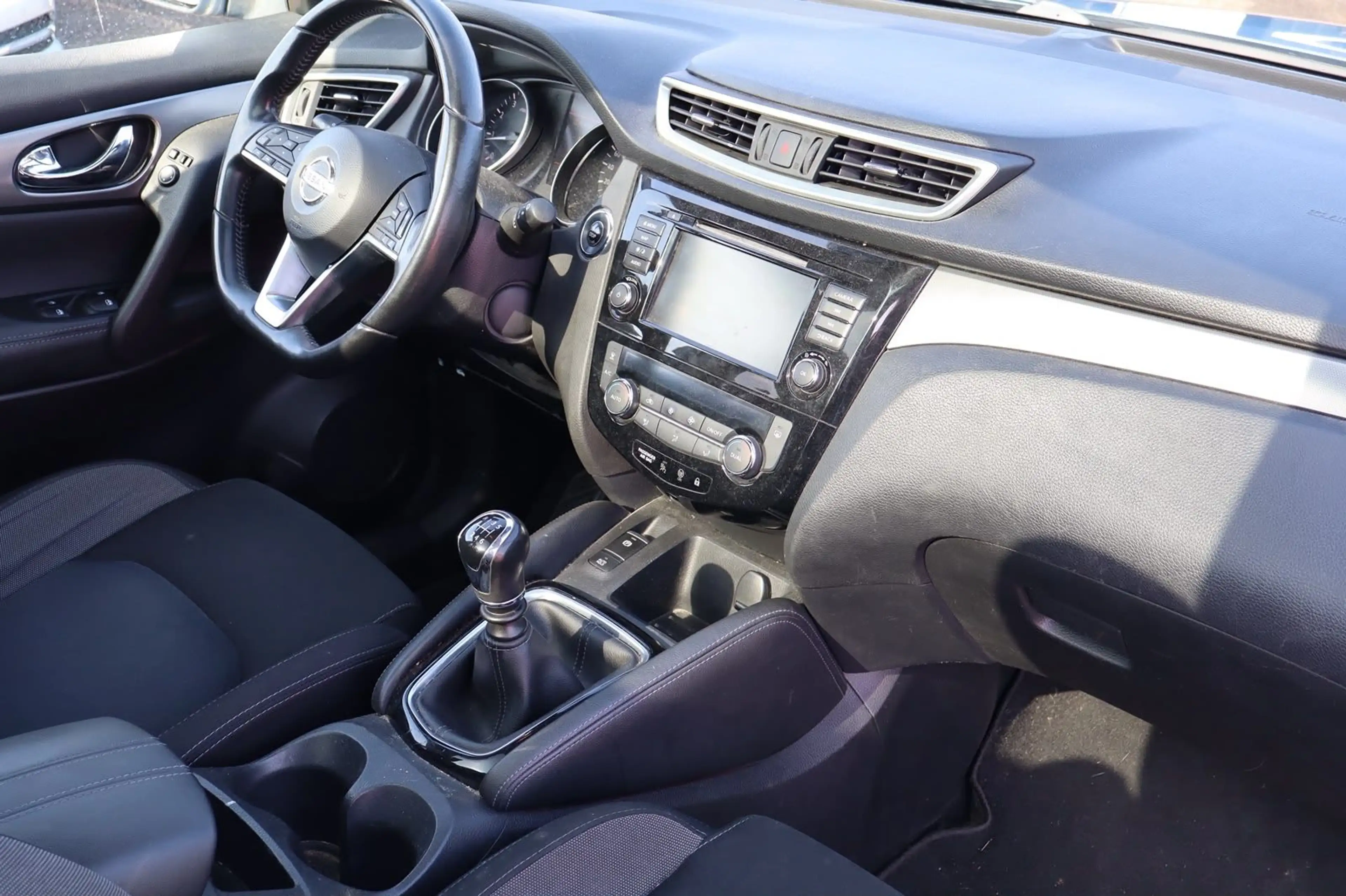Nissan Qashqai /AHK/RÜCKFAHRKAMERA/Led/Pano/navi — photo 15
