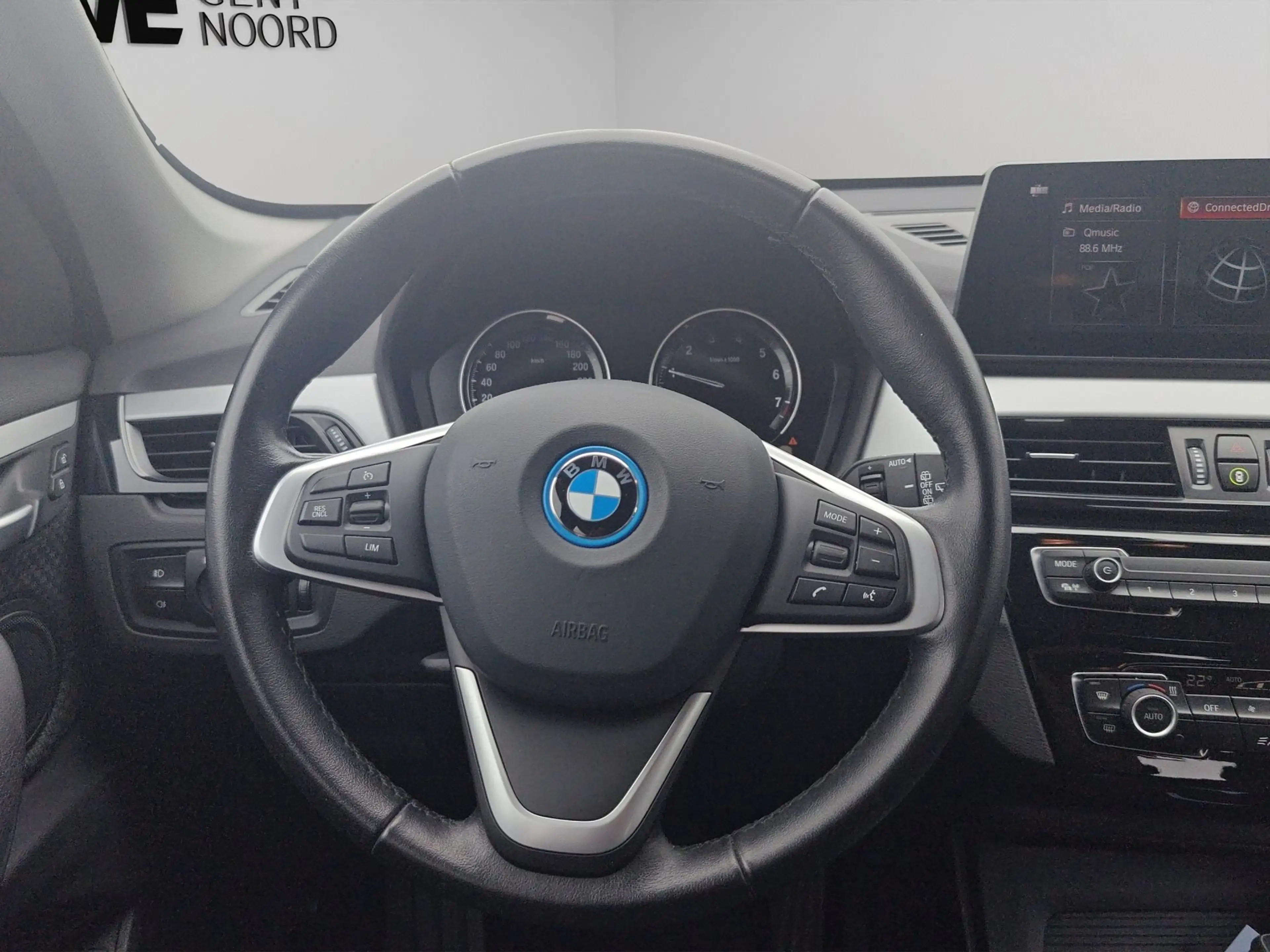 BMW X1 xDrive25e AUT *Camera/Heaud-up Display* — photo 10