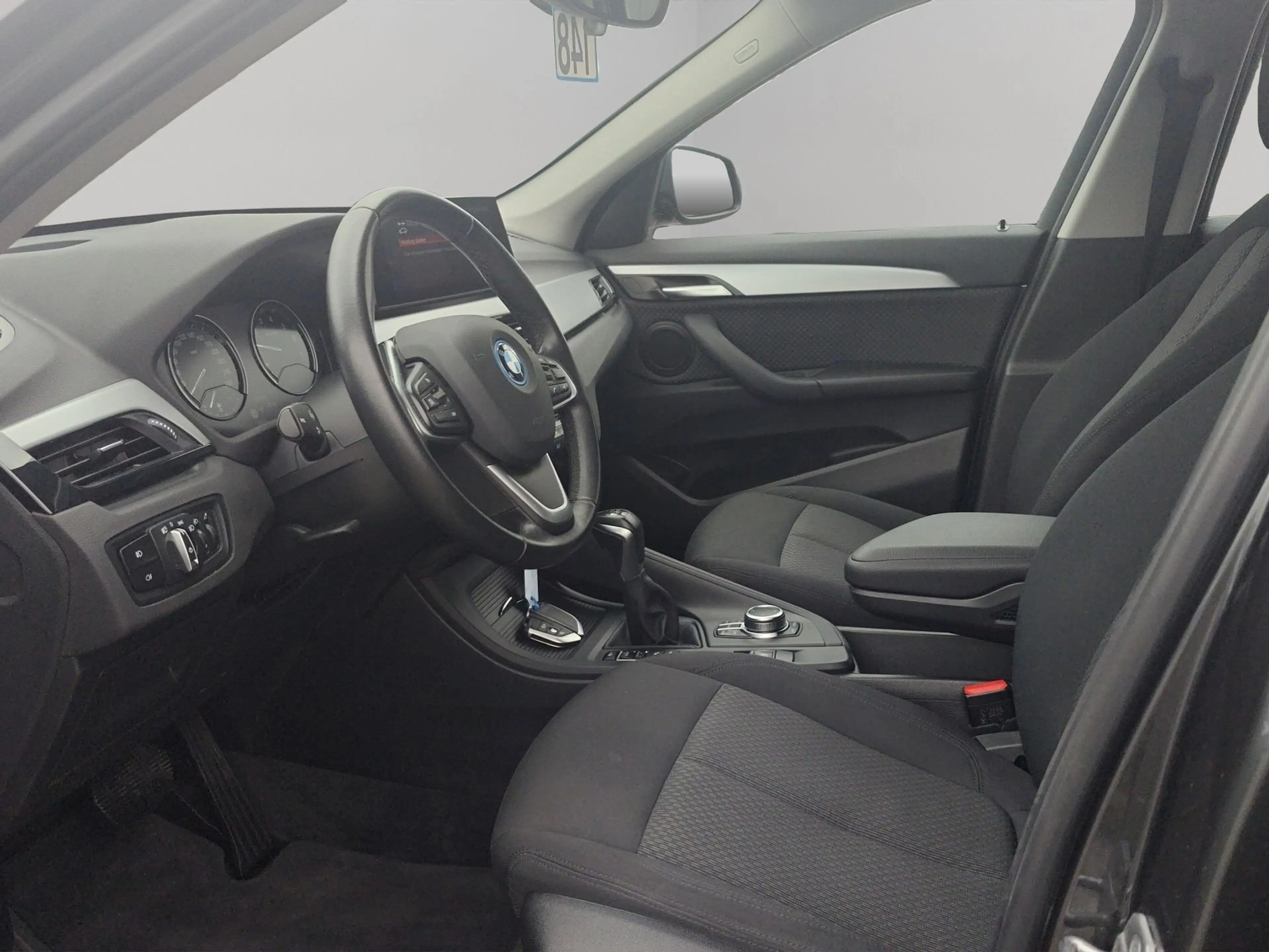 BMW X1 xDrive25e AUT *Camera/Heaud-up Display* — photo 9