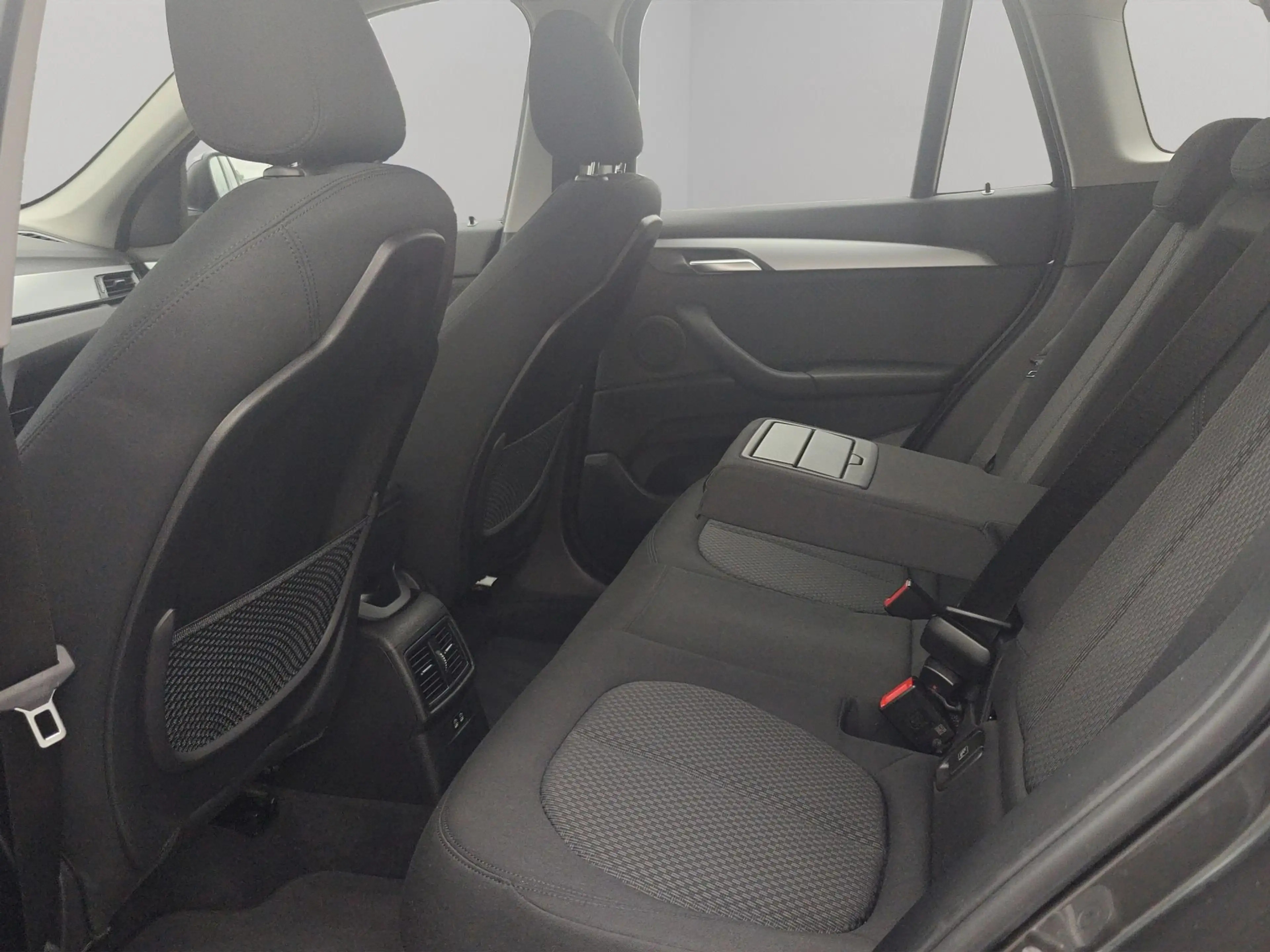 BMW X1 xDrive25e AUT *Camera/Heaud-up Display* — photo 13