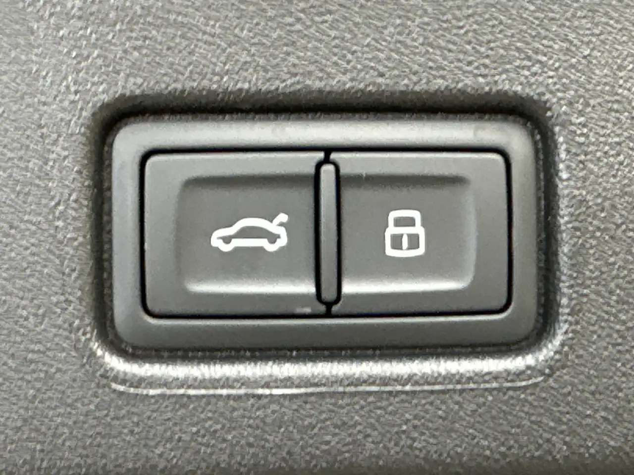 Audi Q4 e-tron 35 S-Line Black NAV+LED+20ZO+V-COCKPIT 7