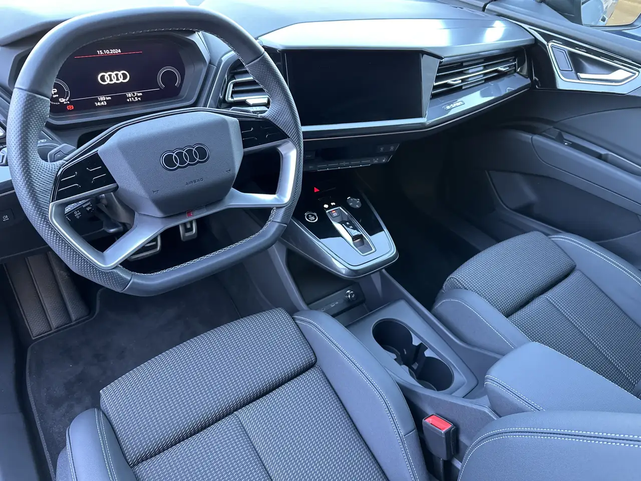 Audi Q4 e-tron 35 S-Line Black NAV+LED+20ZO+V-COCKPIT 8
