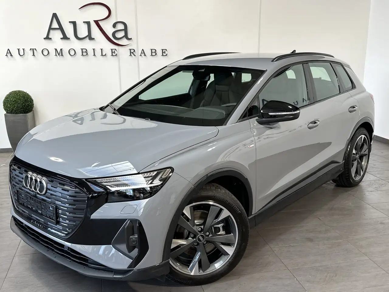 Audi Q4 e-tron 35 S-Line Black NAV+LED+20ZO+V-COCKPIT