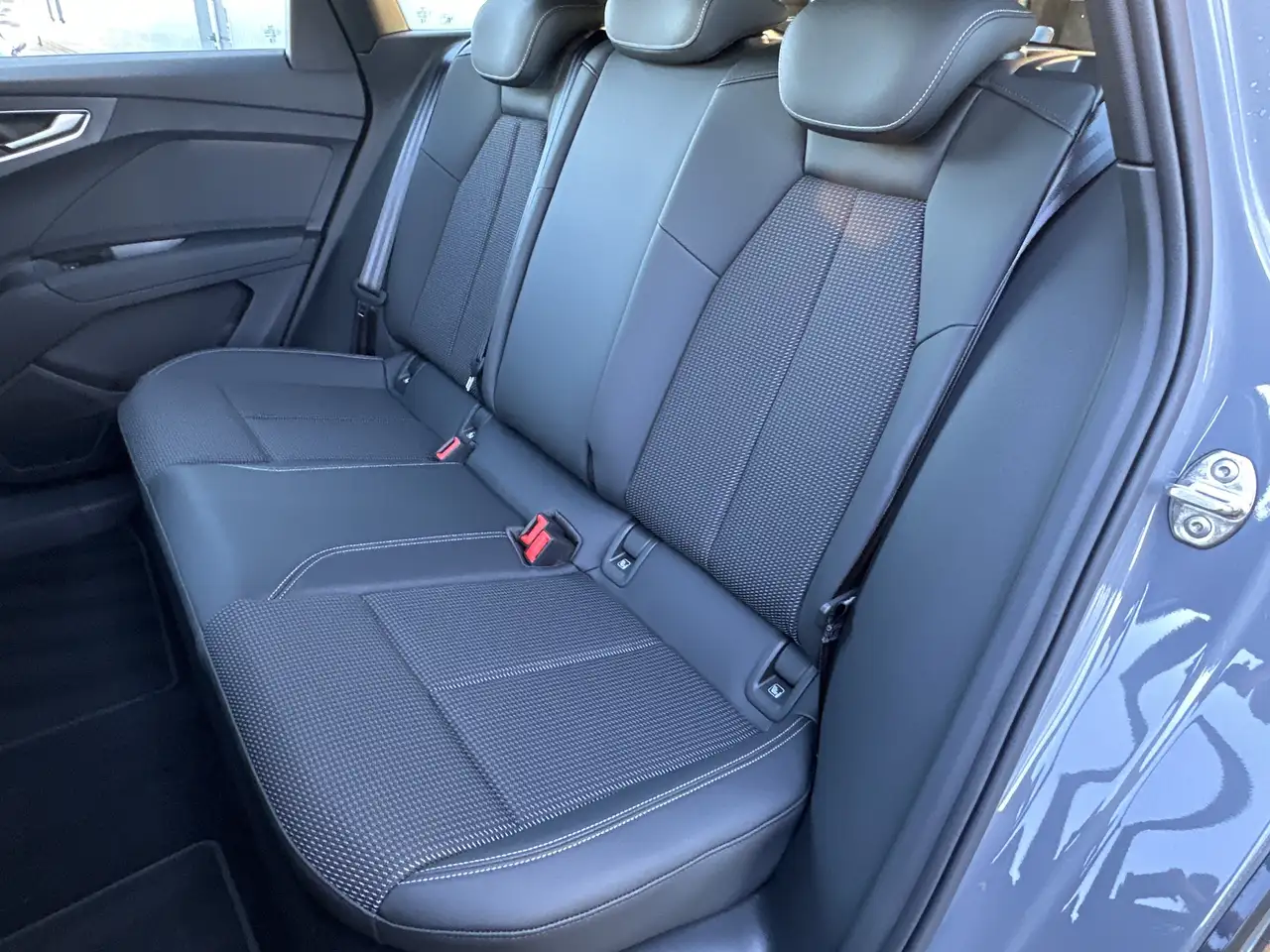 Audi Q4 e-tron 35 S-Line Black NAV+LED+20ZO+V-COCKPIT 10