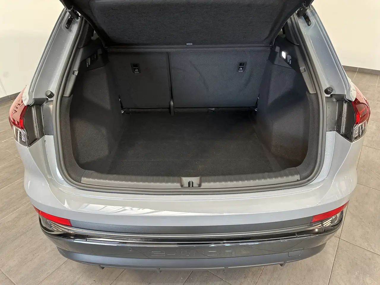 Audi Q4 e-tron 35 S-Line Black NAV+LED+20ZO+V-COCKPIT 6