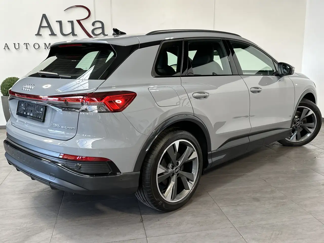 Audi Q4 e-tron 35 S-Line Black NAV+LED+20ZO+V-COCKPIT 4