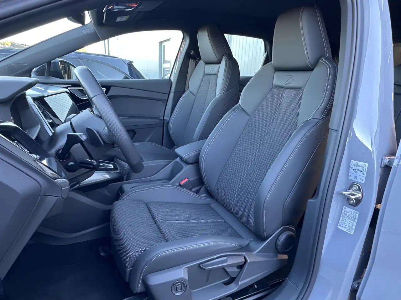 Audi Q4 e-tron 35 S-Line Black NAV+LED+20ZO+V-COCKPIT 9