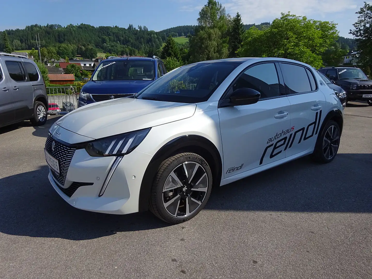 Peugeot 208 e 50kWh GT,Navi,Rückfahrkamera,NP: 43.500.- Weiß - 1