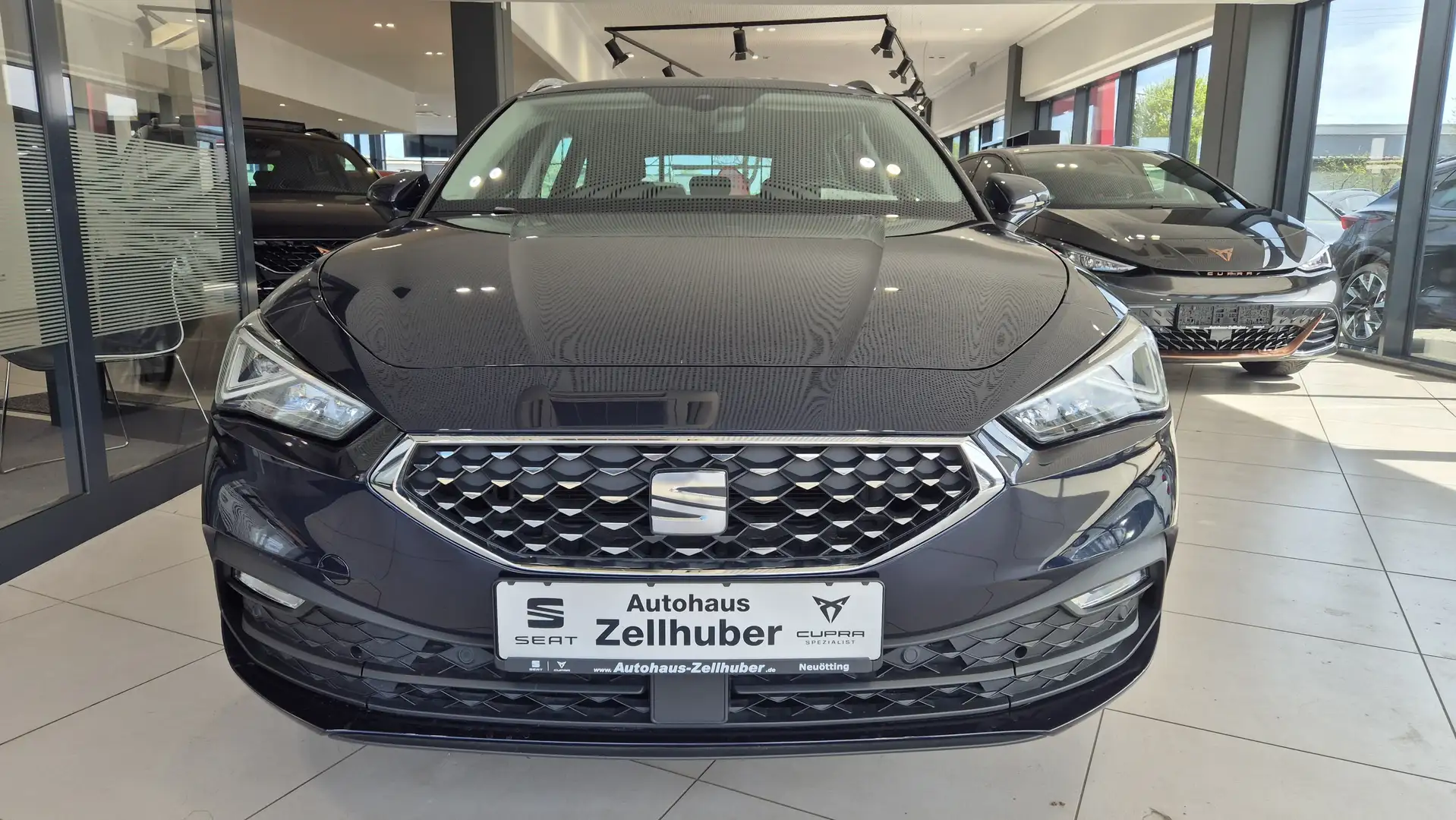 SEAT Leon ST 1.5 TSI Xcellence *Navi*Sitzhzg*PDC* Blau - 2