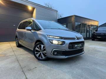 7 ZITPLAATSEN / AUTOMAAT / APPLE CAR / BENZINE