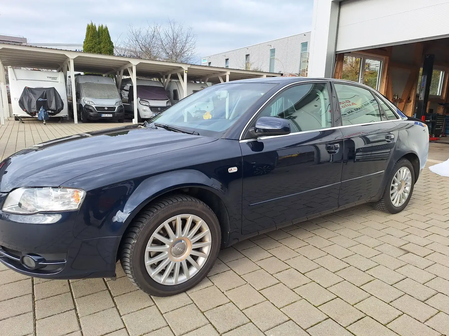 Audi A4 2.0 TFSI/Automatik/Klima/Sitzheizung/wenik km/AHK Blau - 2
