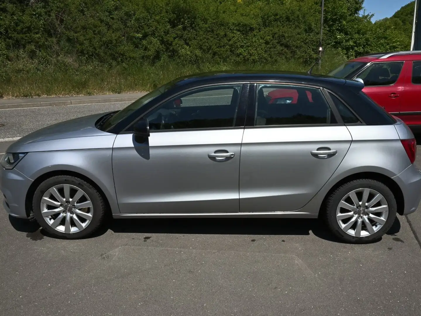 Audi A1 Sportback 1.6 TDI ALU GRA Klima MFL PDC SHZ Сірий - 2