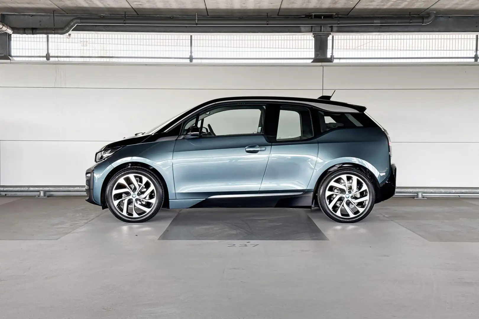 BMW i3 120Ah 42 kWh Blauw - 2