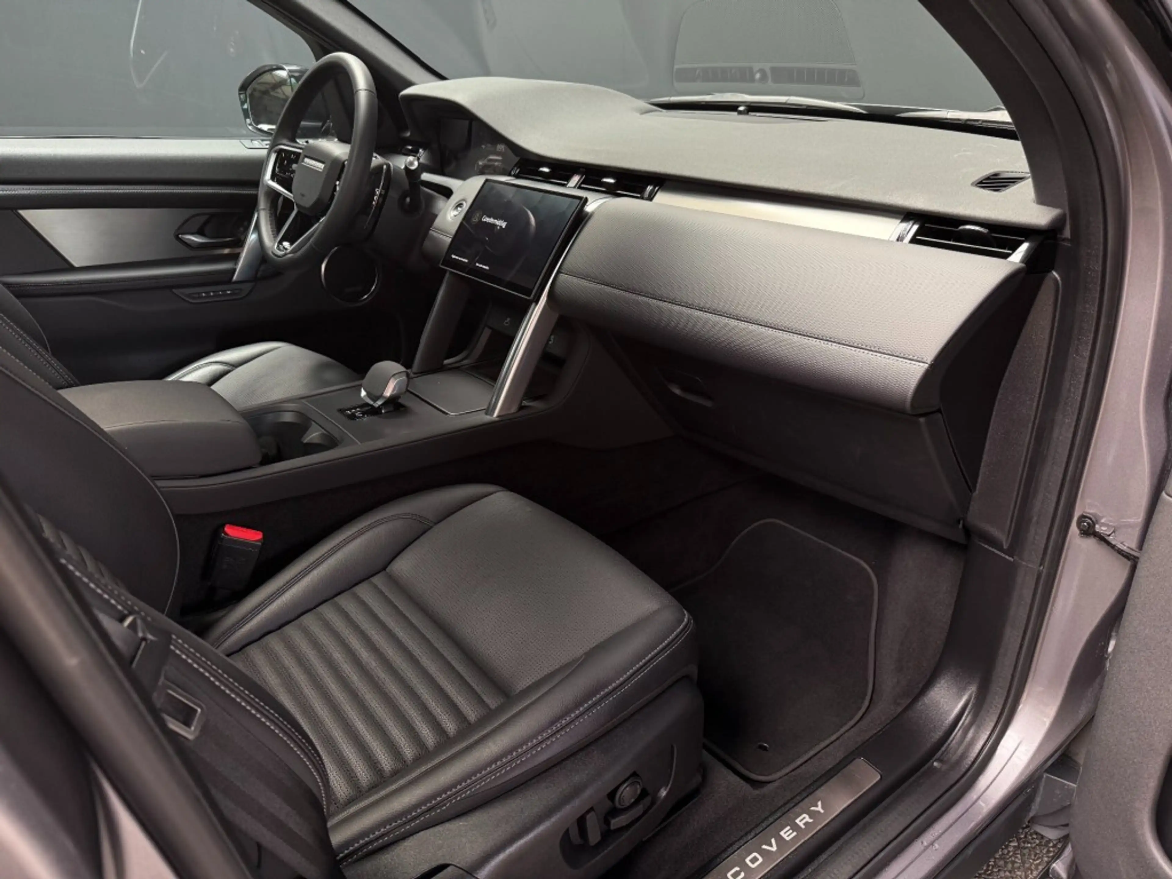 Land Rover Discovery Sport P270e SE R-Dynamic/black-pack/Leer/Eiger Grey/trek — photo 8