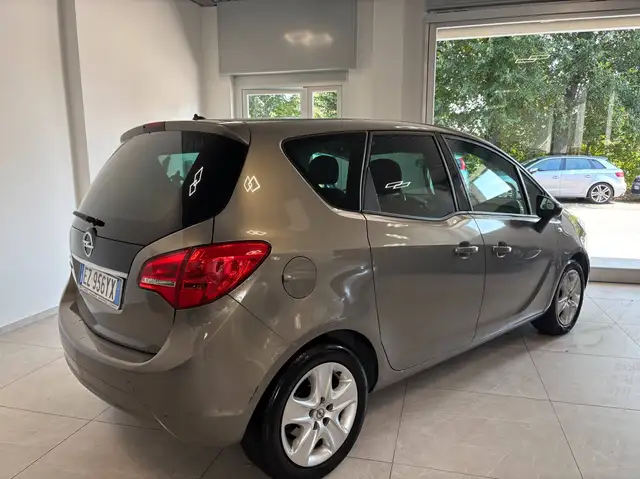 Opel Meriva view 3
