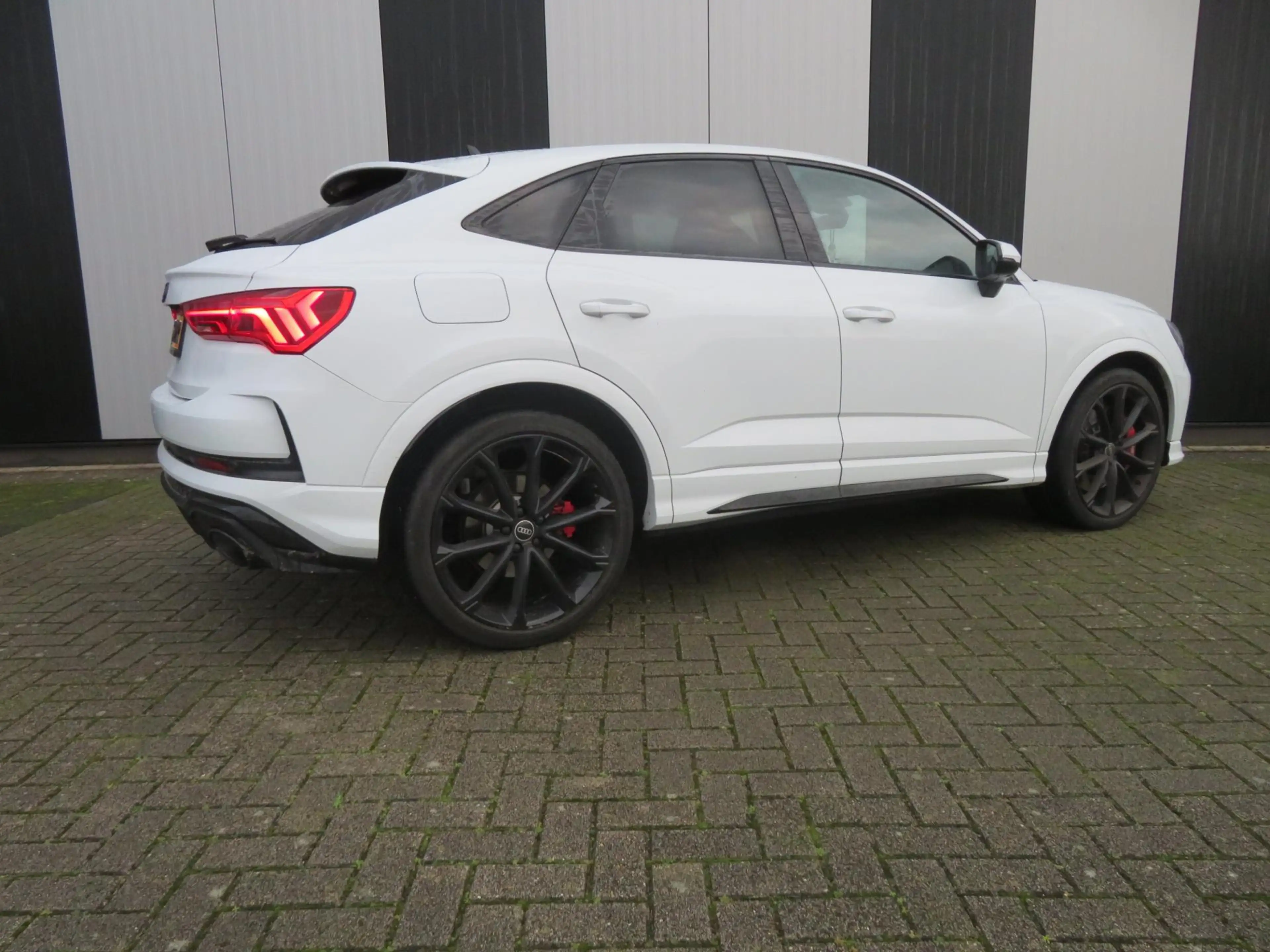 Audi RS Q3 Sportback TFSI — photo 4