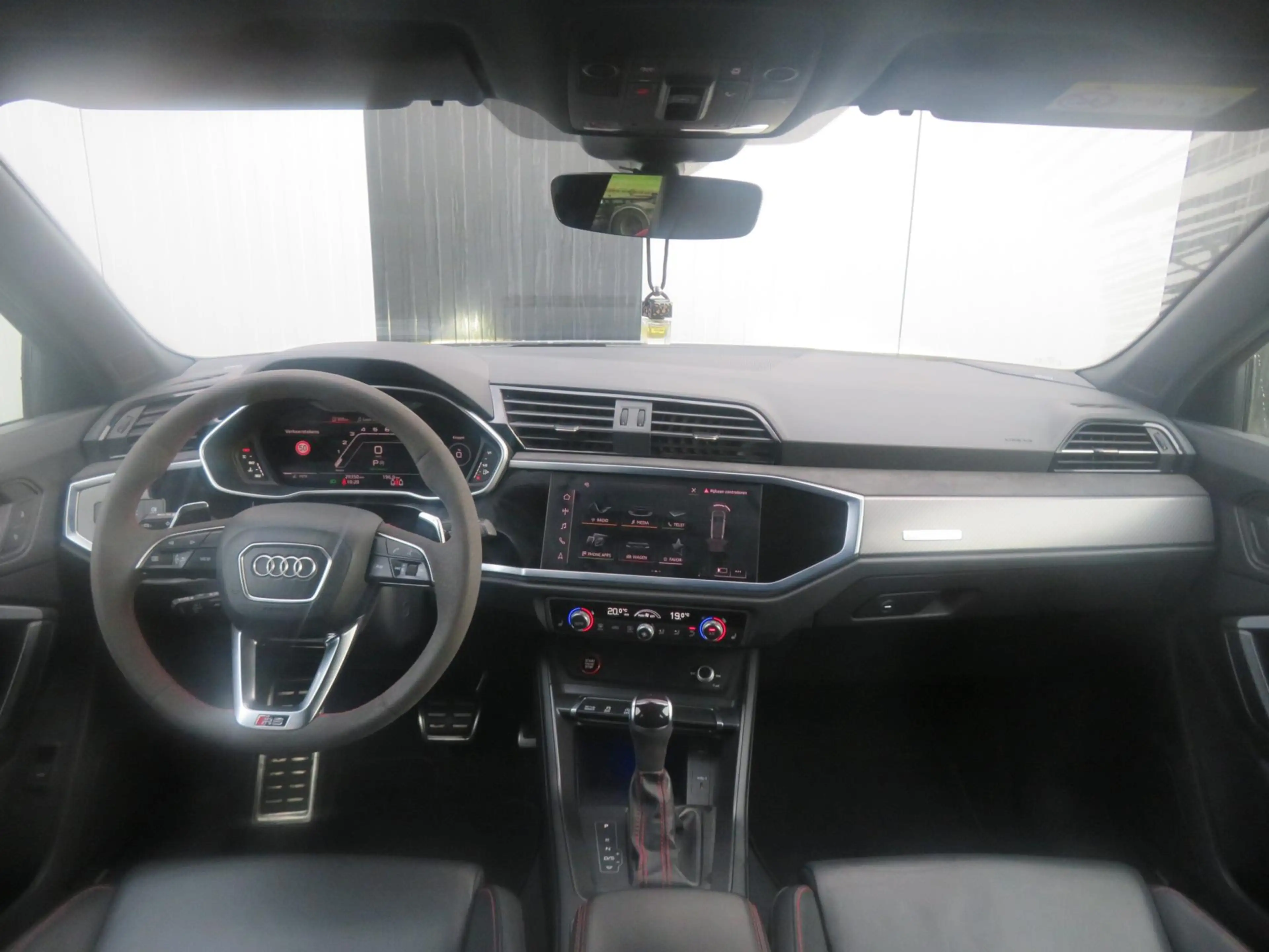 Audi RS Q3 Sportback TFSI — photo 10