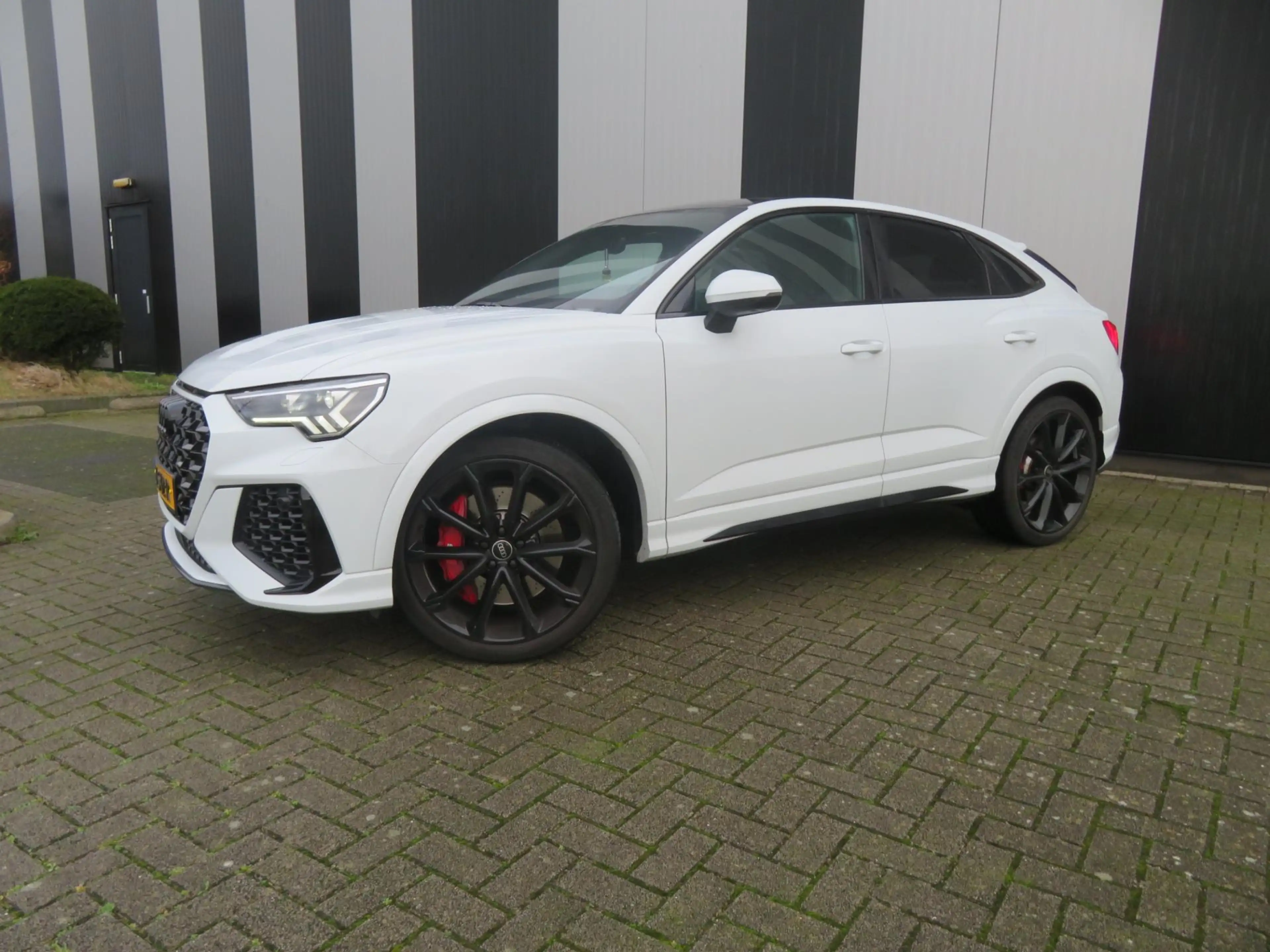 Audi RS Q3 Sportback TFSI — photo 2