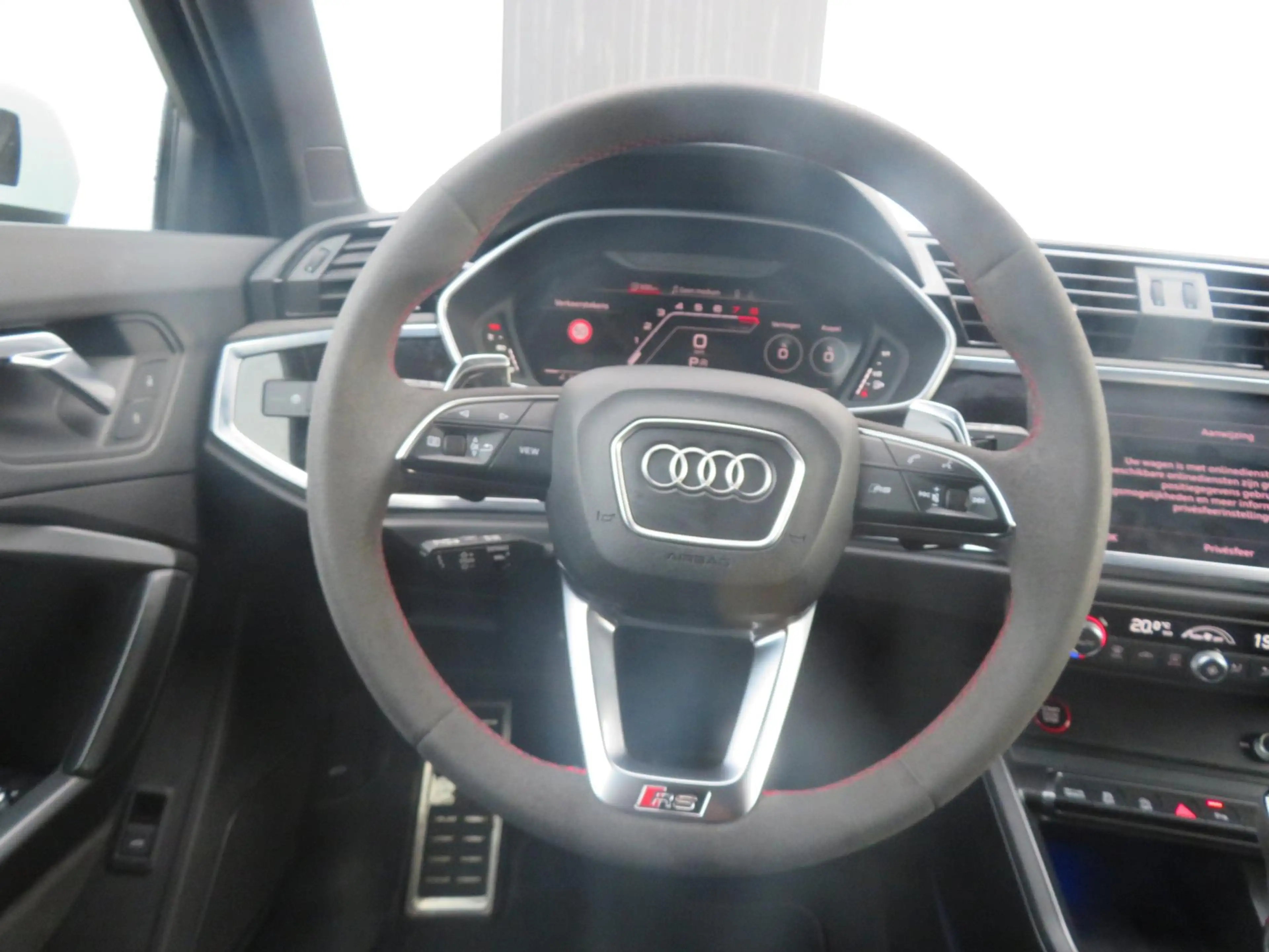 Audi RS Q3 Sportback TFSI — photo 8