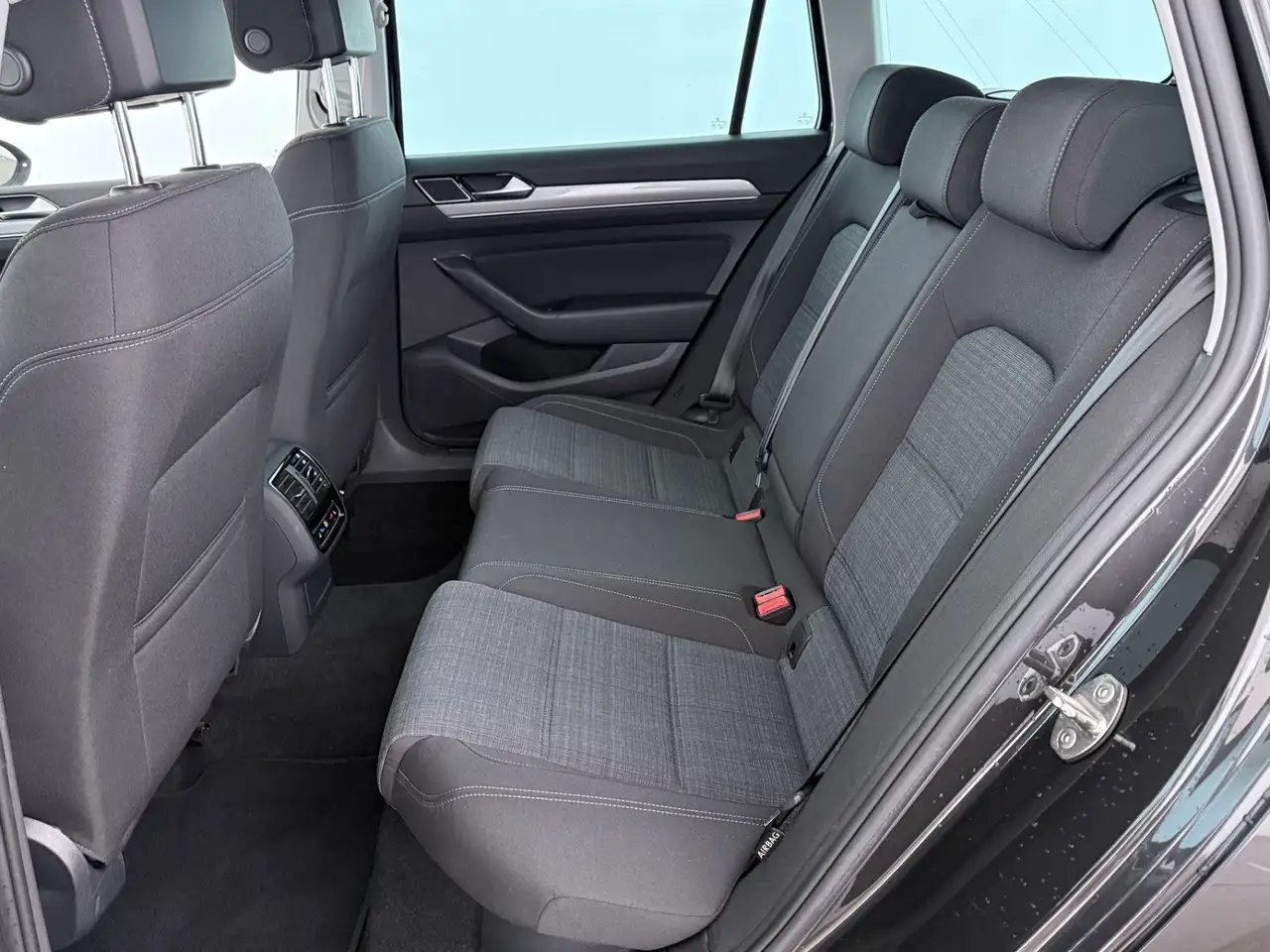 Volkswagen Passat 2.0 TDI Business Aut LED STANDHZG, миниатюра 25