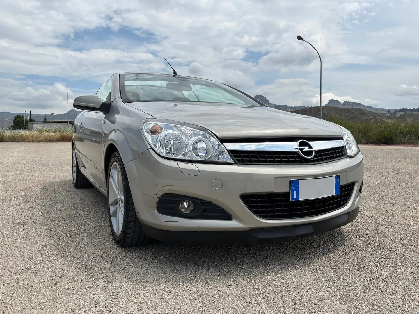 Opel Astra Cabrio Beige - 1