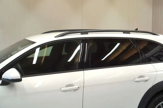 Audi A4 view 12