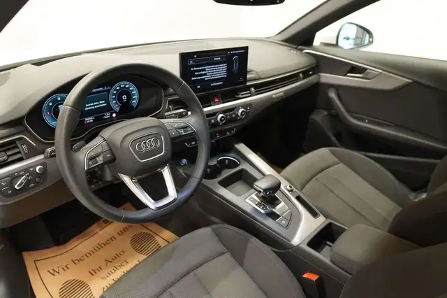 Audi A4 view 13