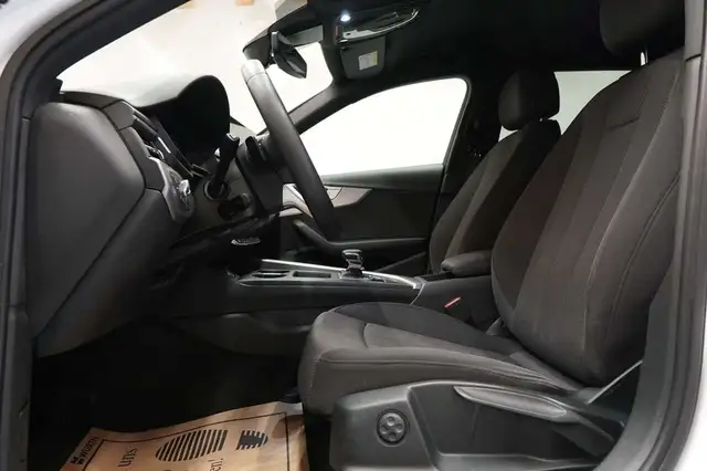 Audi A4 view 15