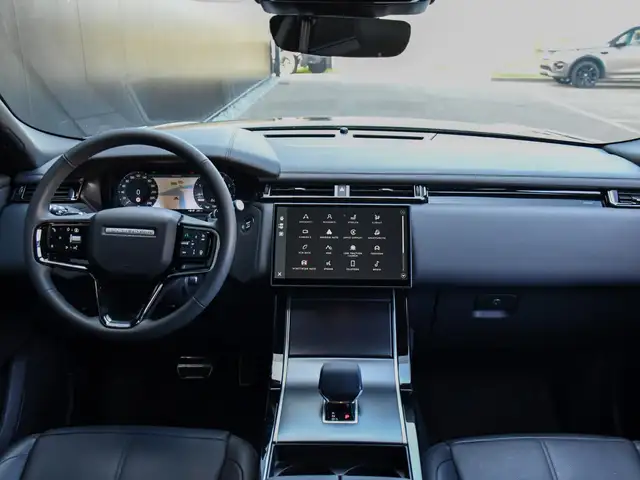 Land Rover Range Rover Velar view 9