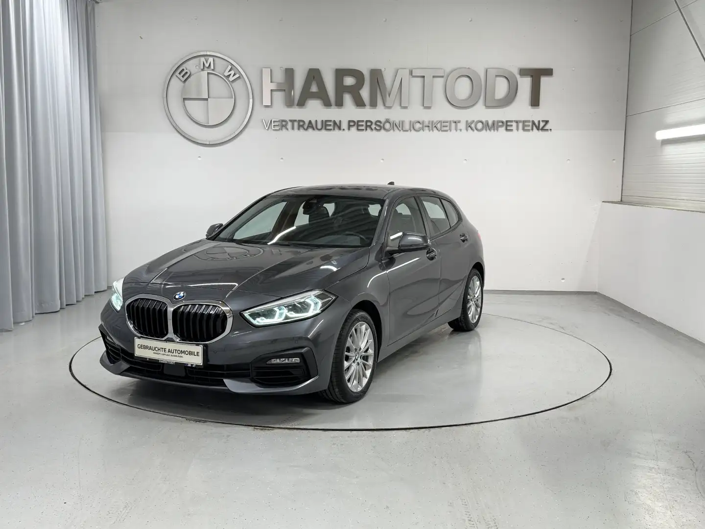 BMW 118 i Grau - 2