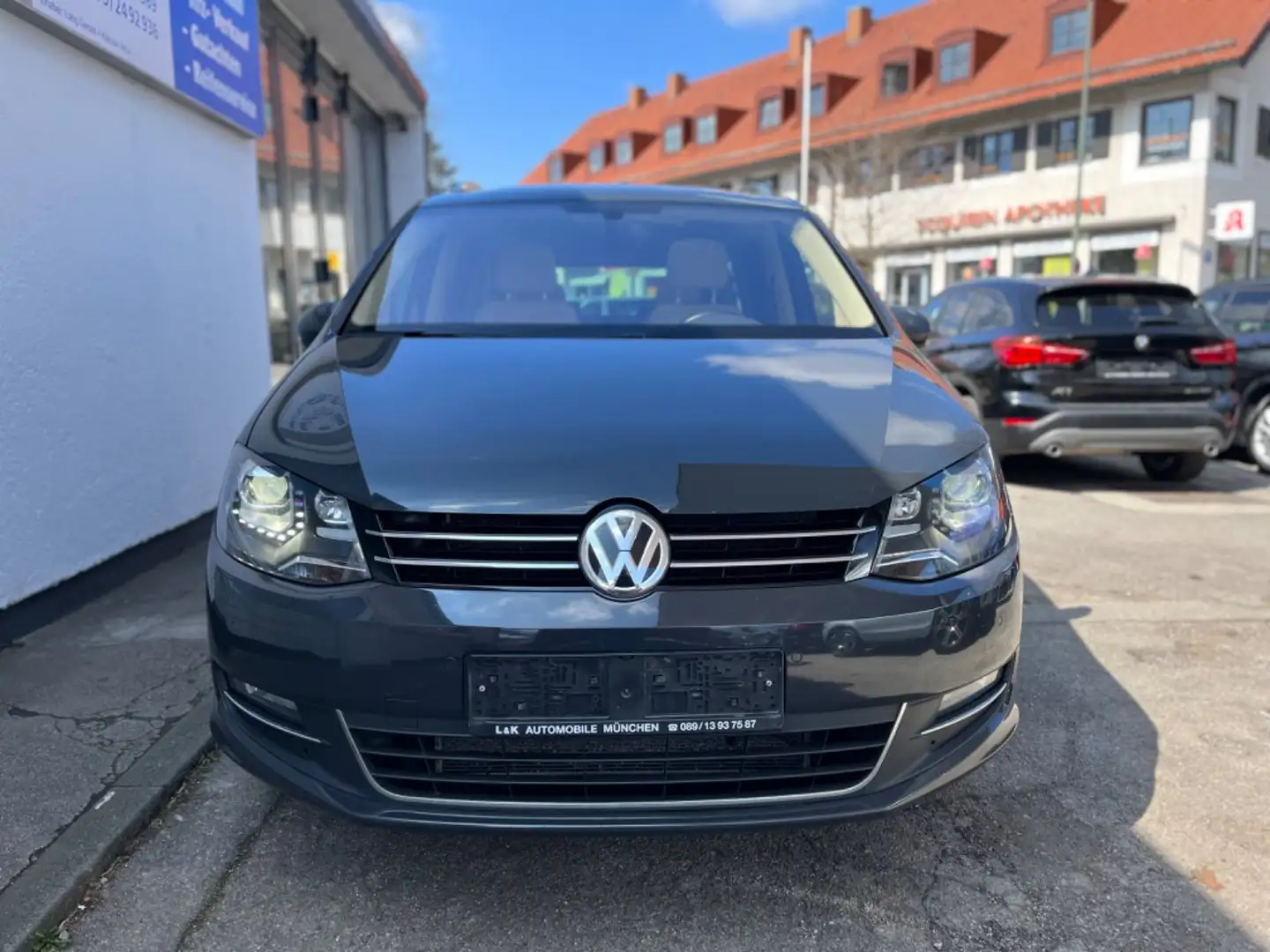 Volkswagen Sharan 2,0TDI Highline Pano+Leder+Xenon+6 Sitzer Grau - 2