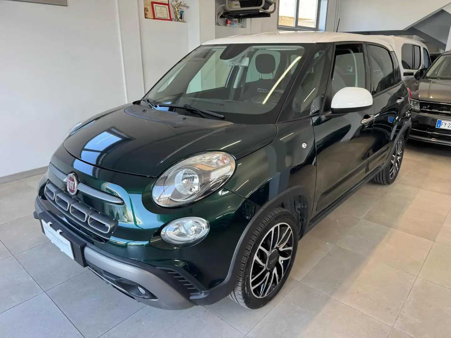Fiat 500L 1.3 Multijet 95 CV Cross Grün - 1