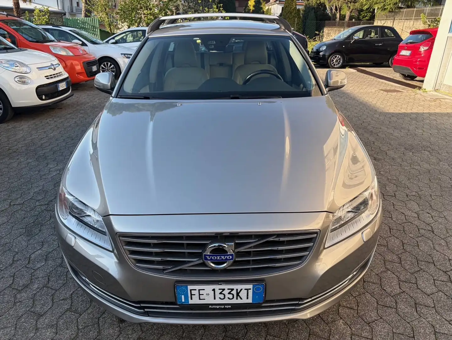 Volvo V70 2.0 D4 Momentum 181CV geartronic*EURO6*PELLE Beige - 2