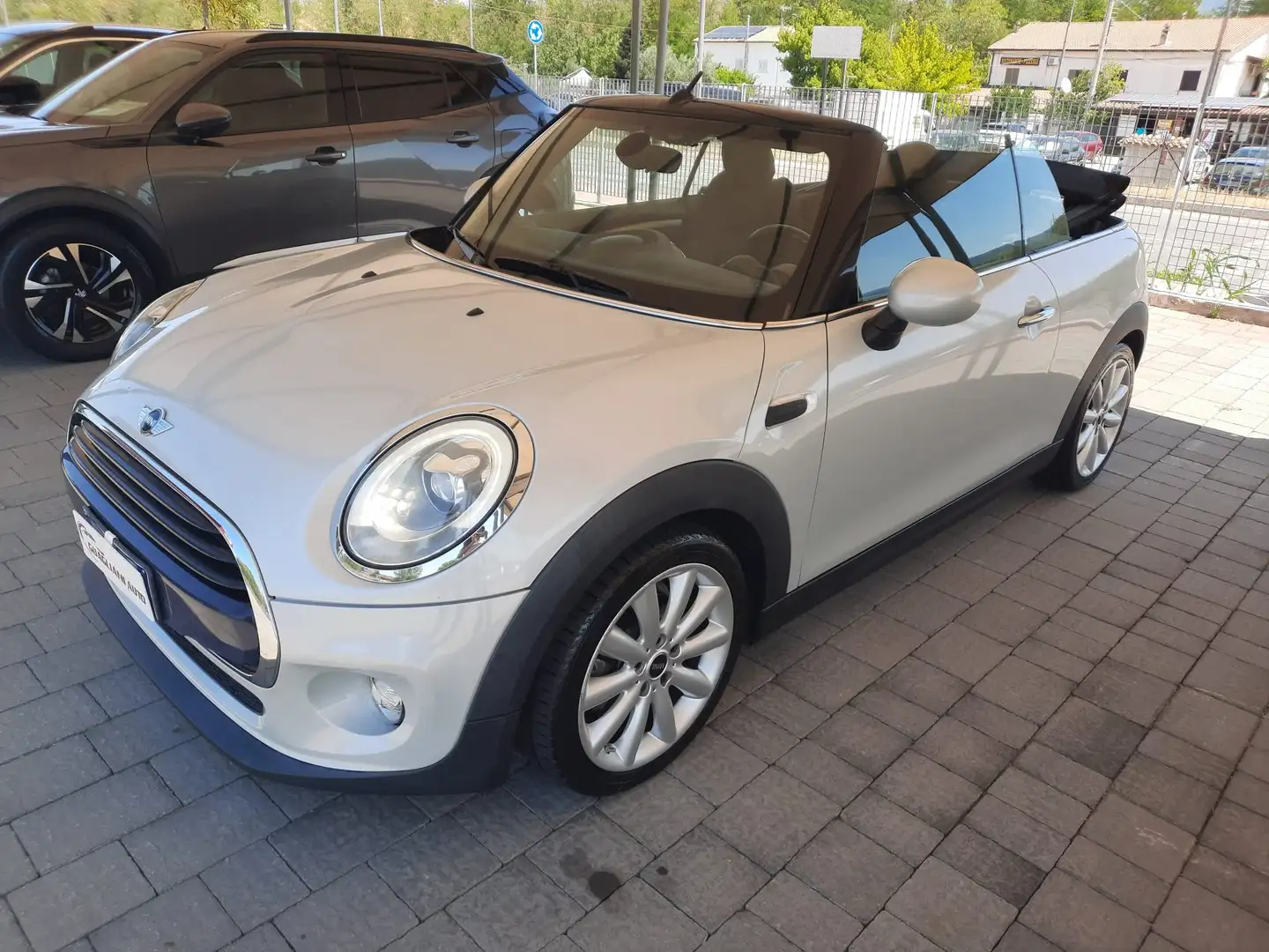 MINI Cooper D Cabrio Mini IV F57 2016 Cabrio 1.5 Hype auto - 2