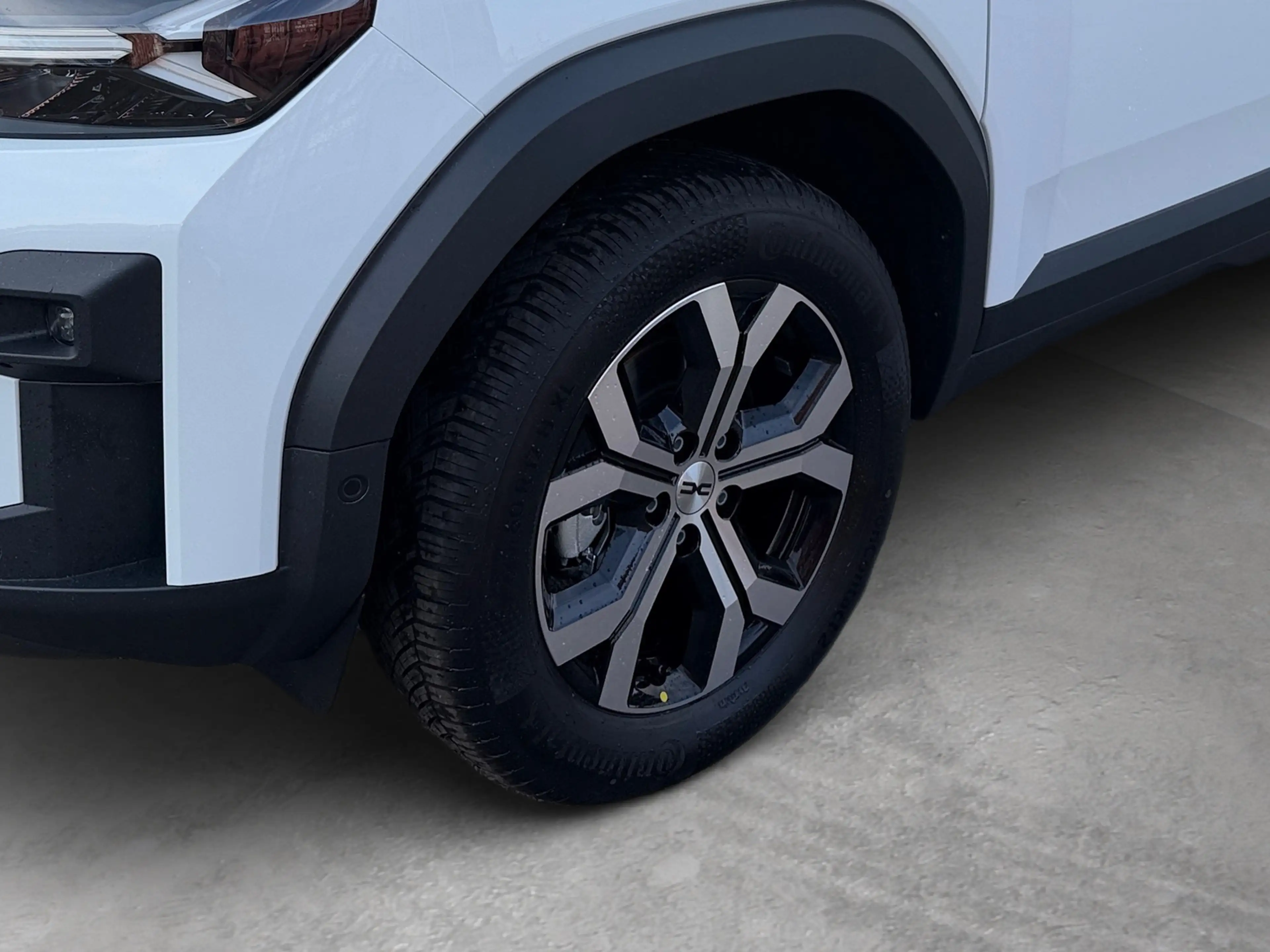 Dacia Bigster BIGSTER Expression Hybrid 150 4x4 — photo 10