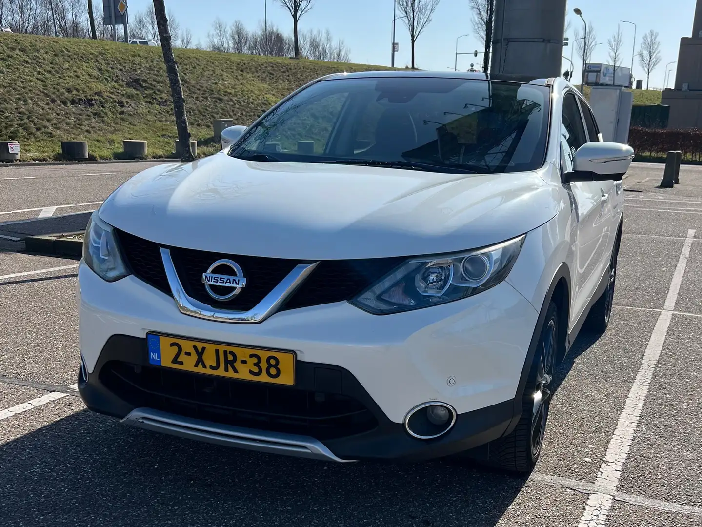 Nissan Qashqai Qashqai 1.2 N-Connecta Pano/Navi/Ecc/Pdc/360Cam. Fehér - 1