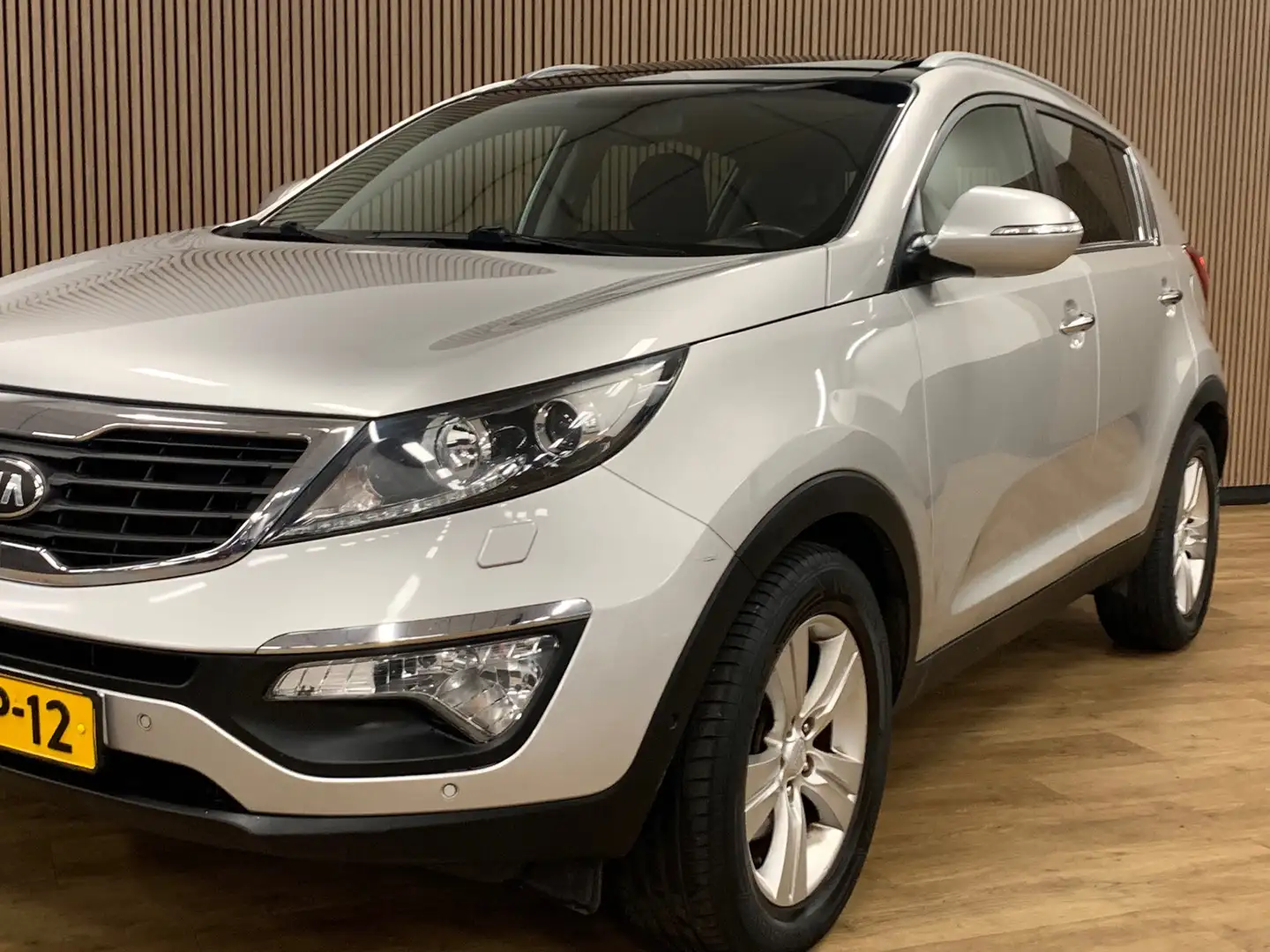 Kia Sportage 1.6 GDI Super Pack|Camera|Navigatie|Opendak| Grijs - 2
