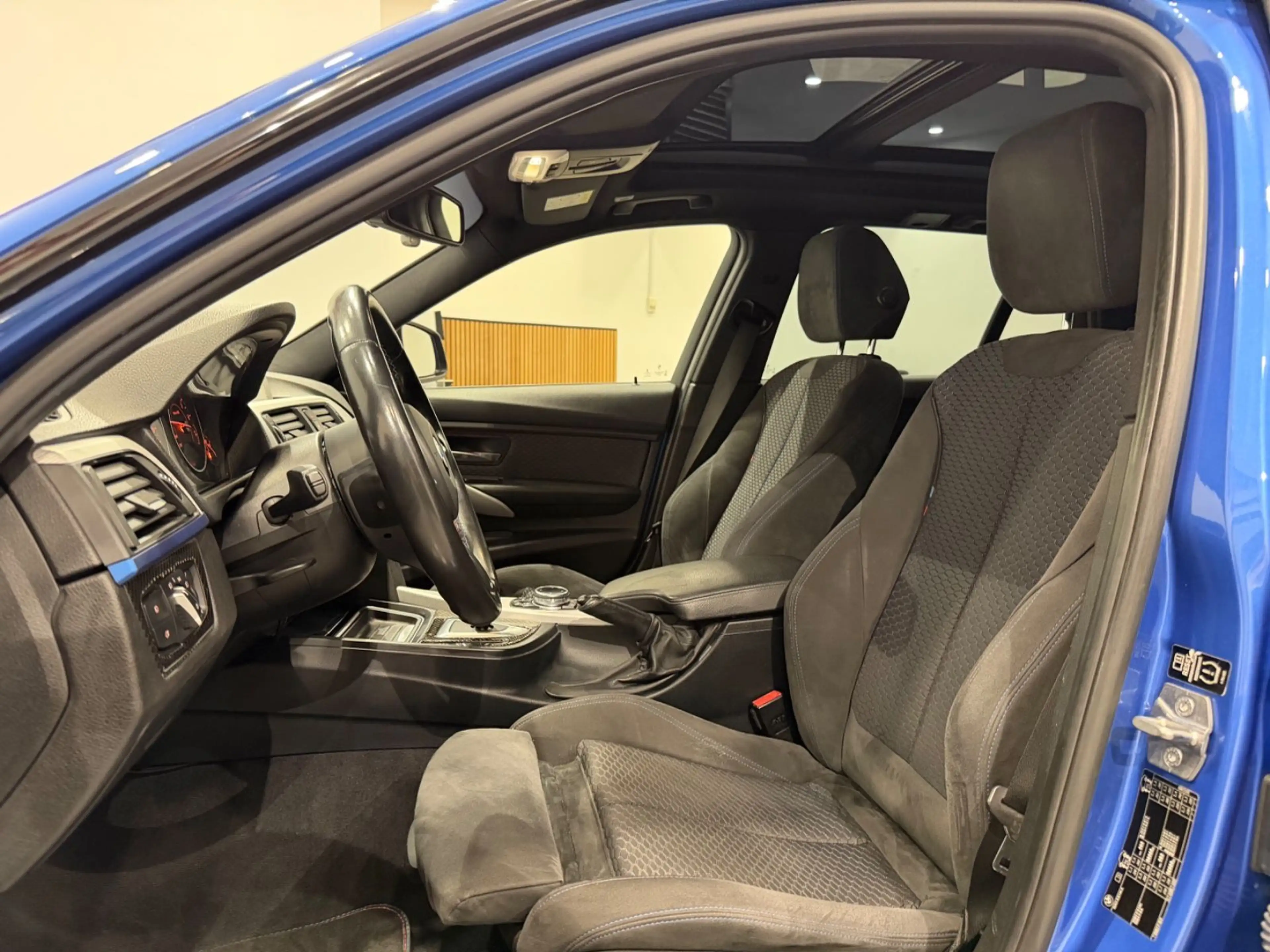 BMW 328 i Touring M-SPORTPAKET+HUD+PANO DEUTSCHES FHZ — photo 14