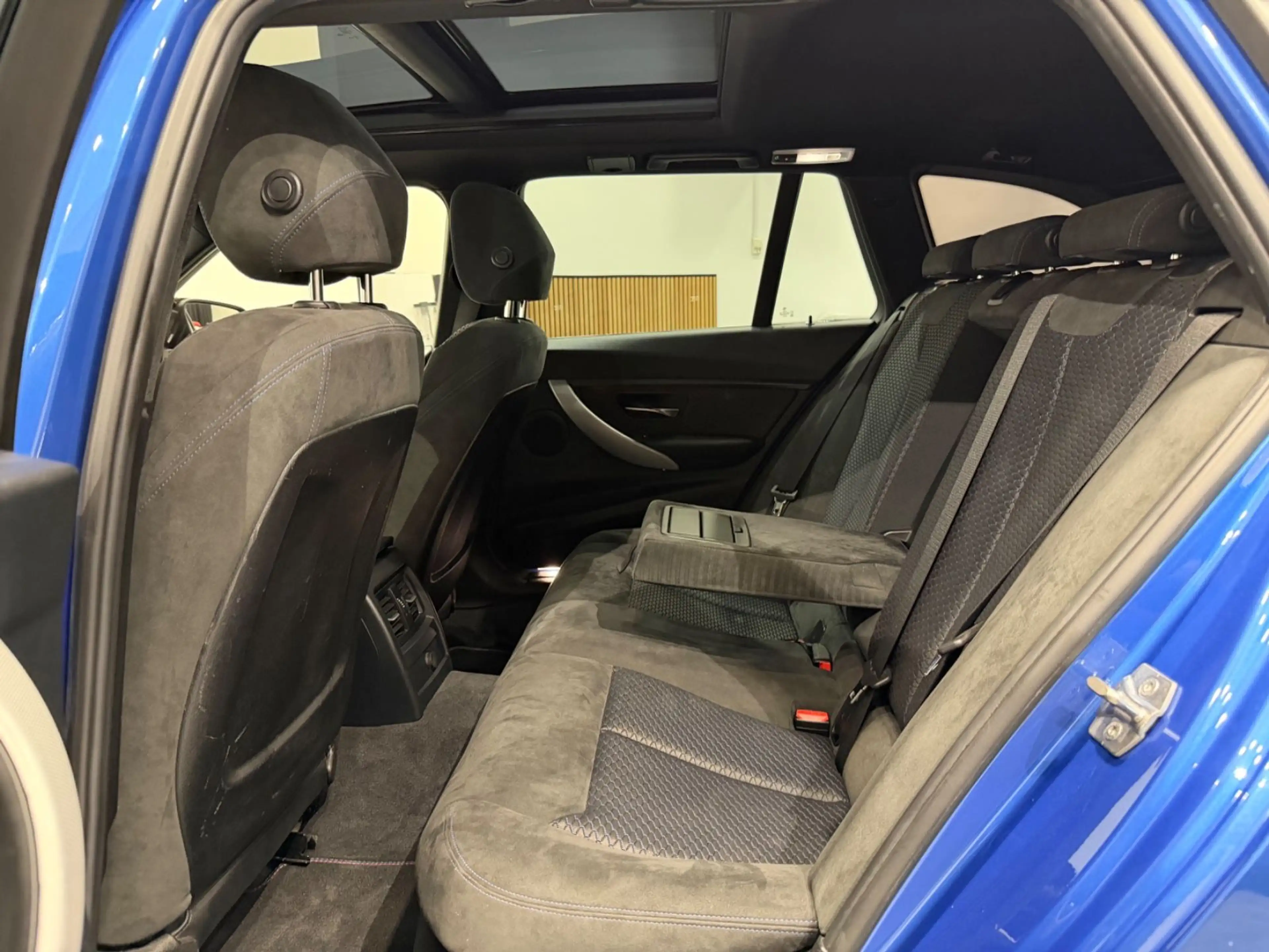 BMW 328 i Touring M-SPORTPAKET+HUD+PANO DEUTSCHES FHZ — photo 15