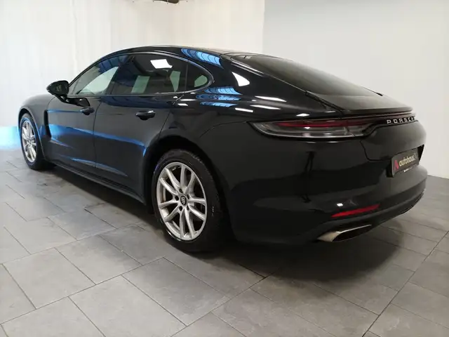 Porsche Panamera view 4