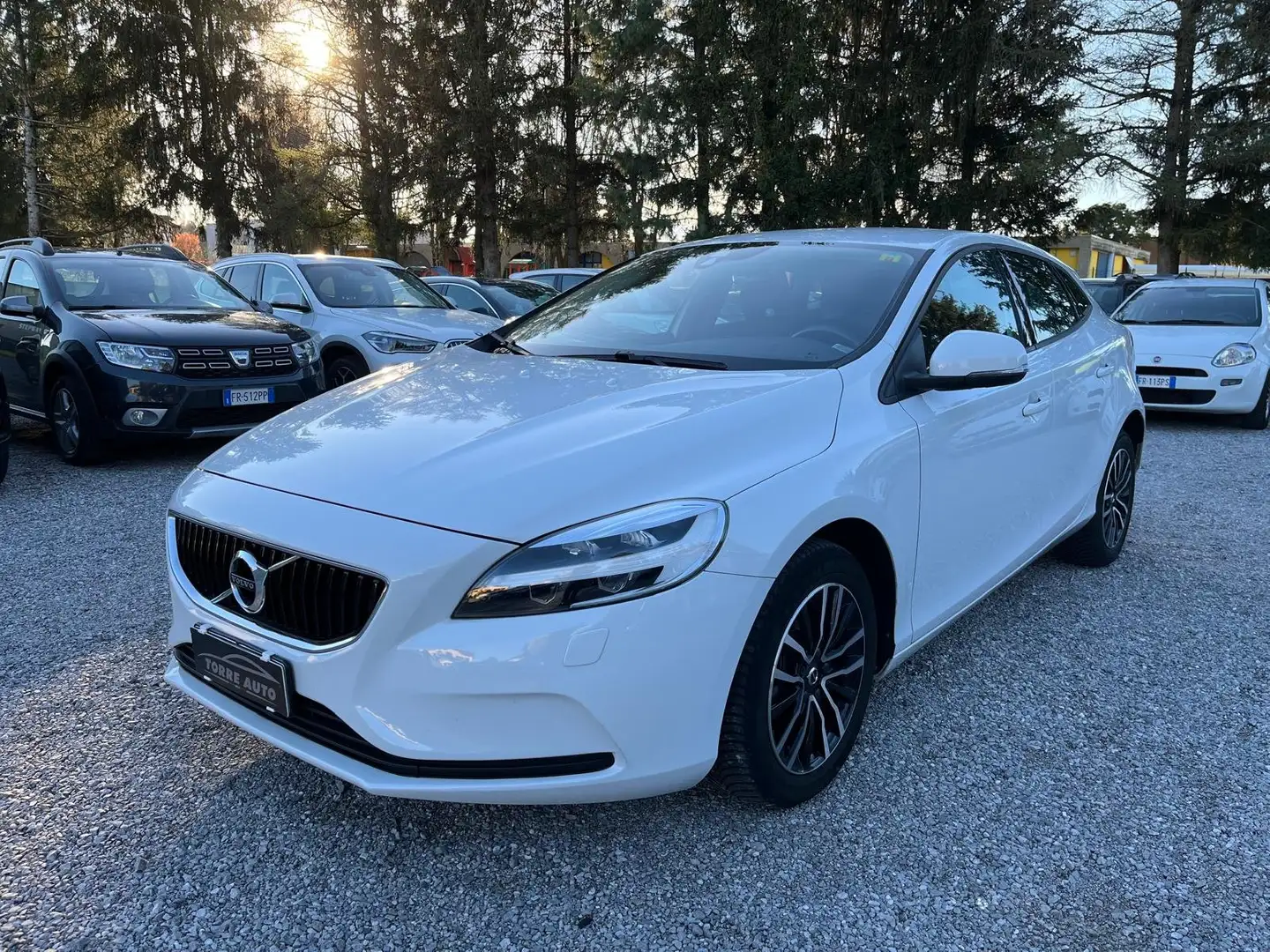 Volvo V40 V40 1.5 t2 Business geartronic my19 Wit - 2