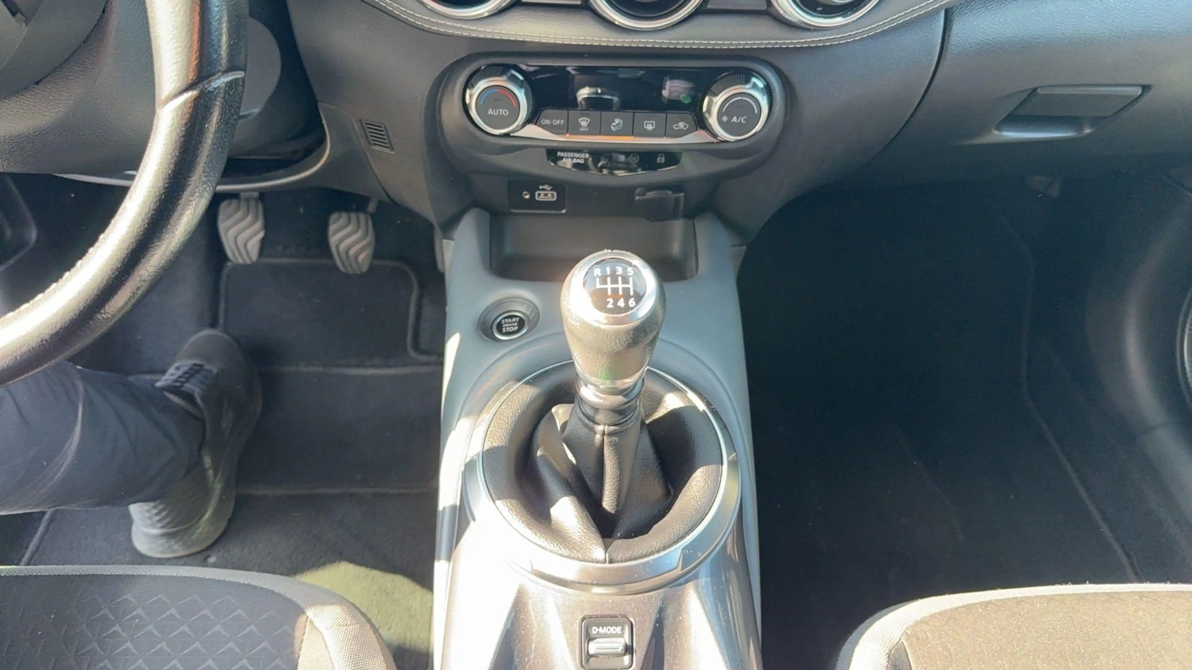 Nissan Juke 1.0 DIG-T N-Connecta | Achteruitrijcamera | Apple — photo 9