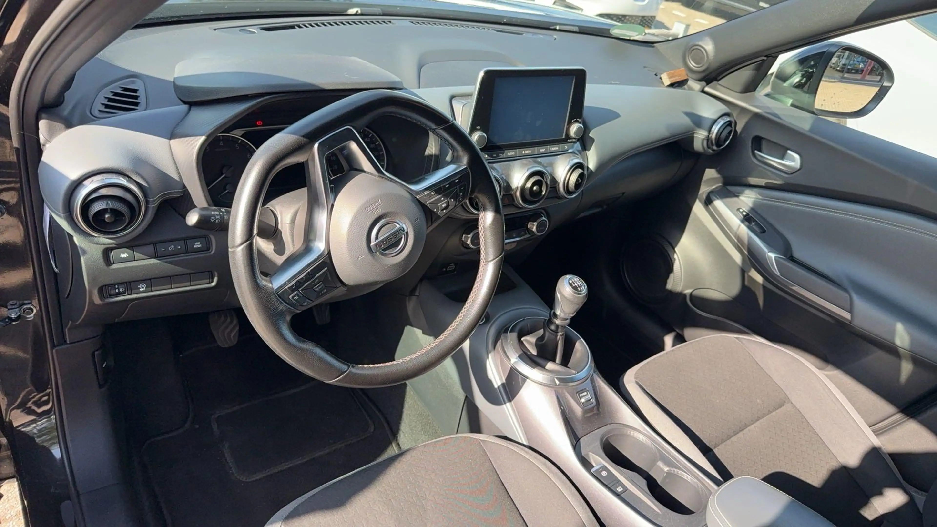 Nissan Juke 1.0 DIG-T N-Connecta | Achteruitrijcamera | Apple — photo 11