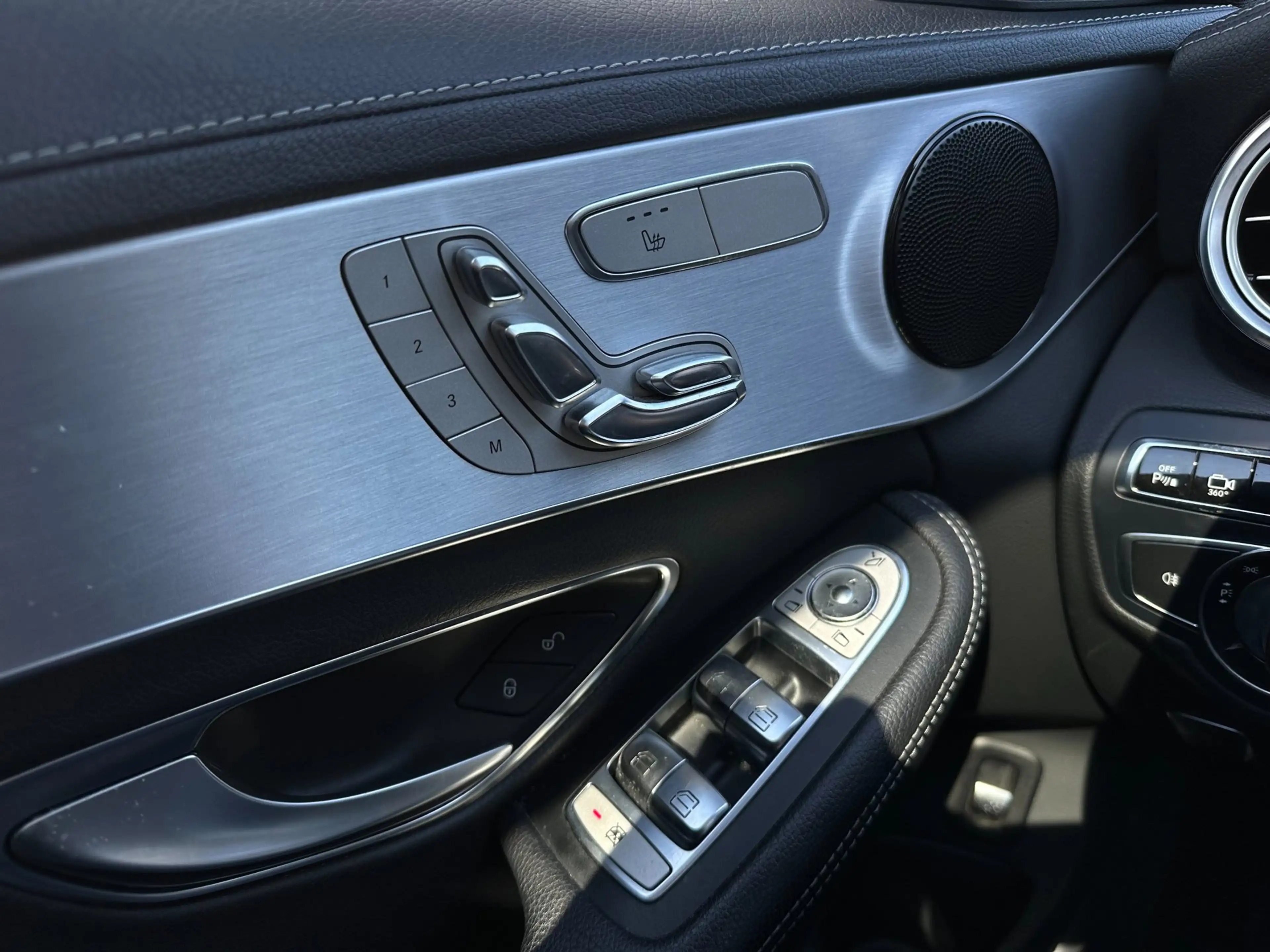 Mercedes-Benz C 43 AMG Estate 43/450 4MATIC Pano | Leder | Memory | 360 — photo 24