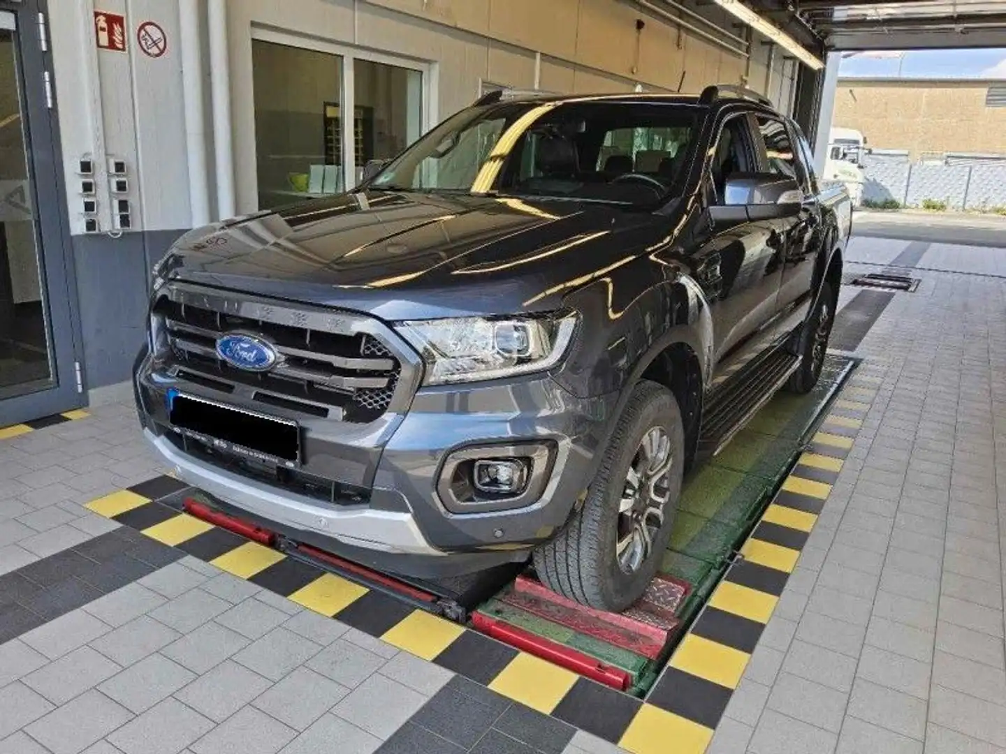 Ford Ranger Wildtrak Doppelkabine 4x4 Grau - 1