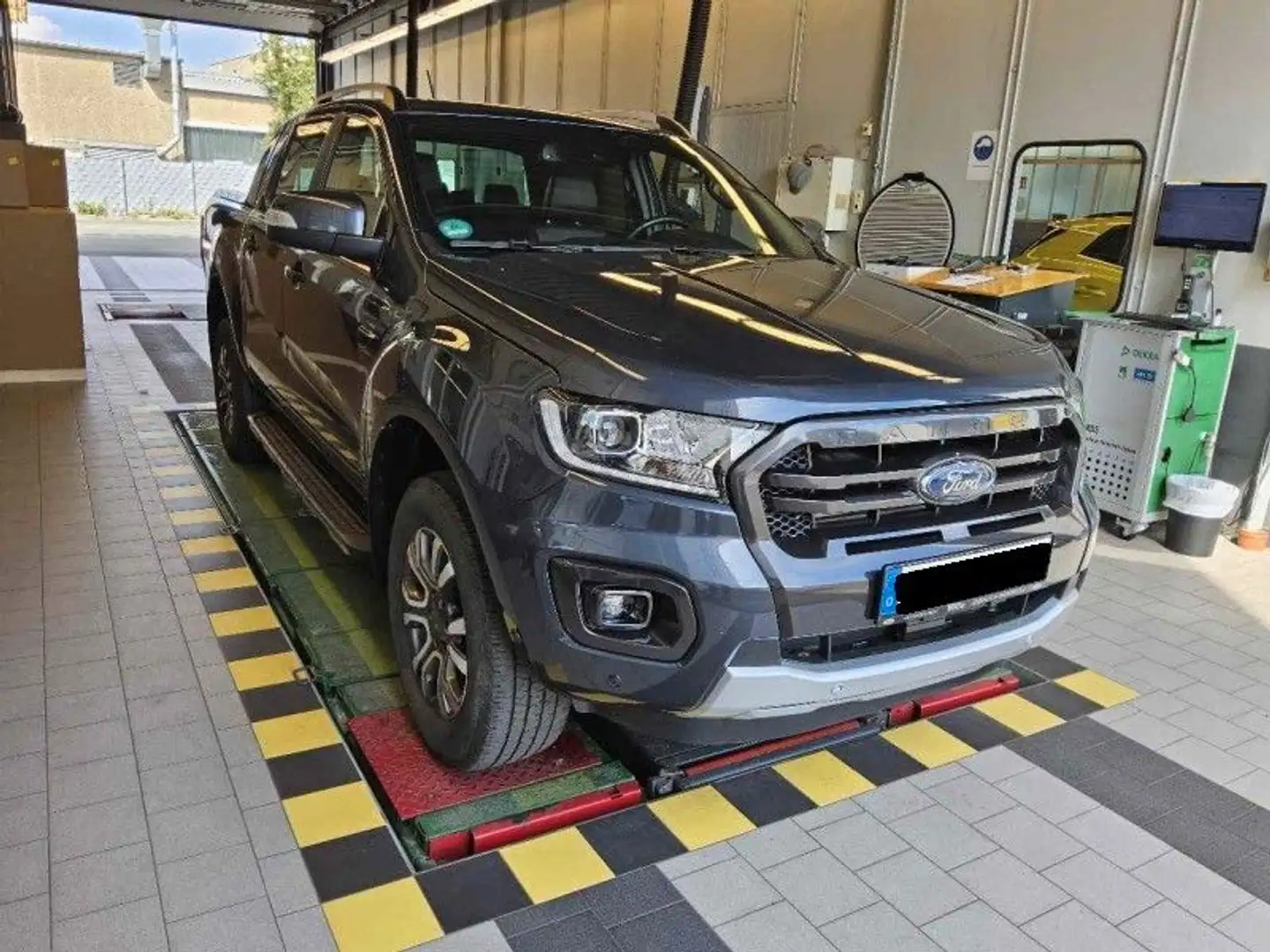 Ford Ranger Wildtrak Doppelkabine 4x4 Grau - 2