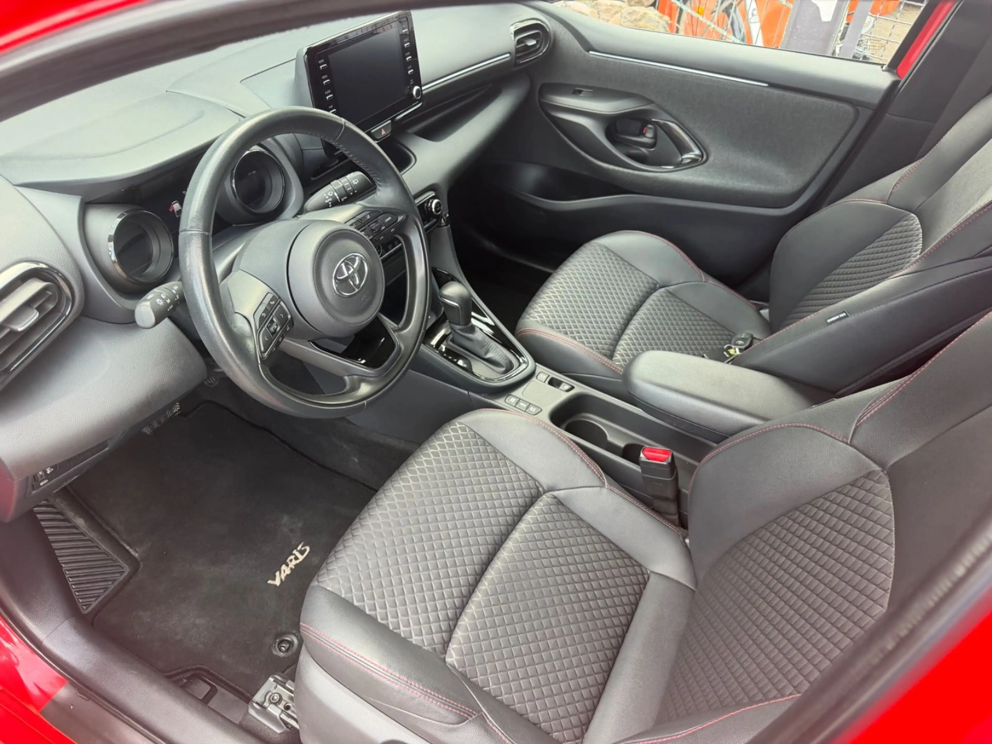 Toyota Yaris Hybrid Premiere Edition*LED*KAMERA*SCHECKH — photo 15