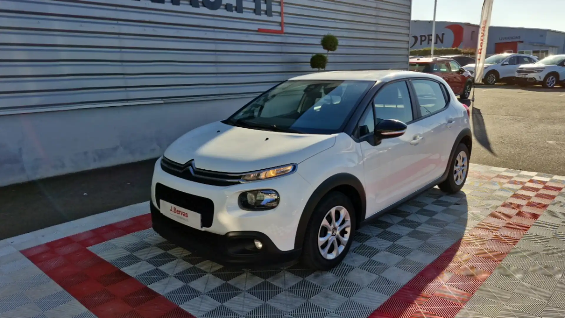 Citroen C3 SOCIETE BLUEHDI 100 SS BVM FEEL NAV Blanc - 2