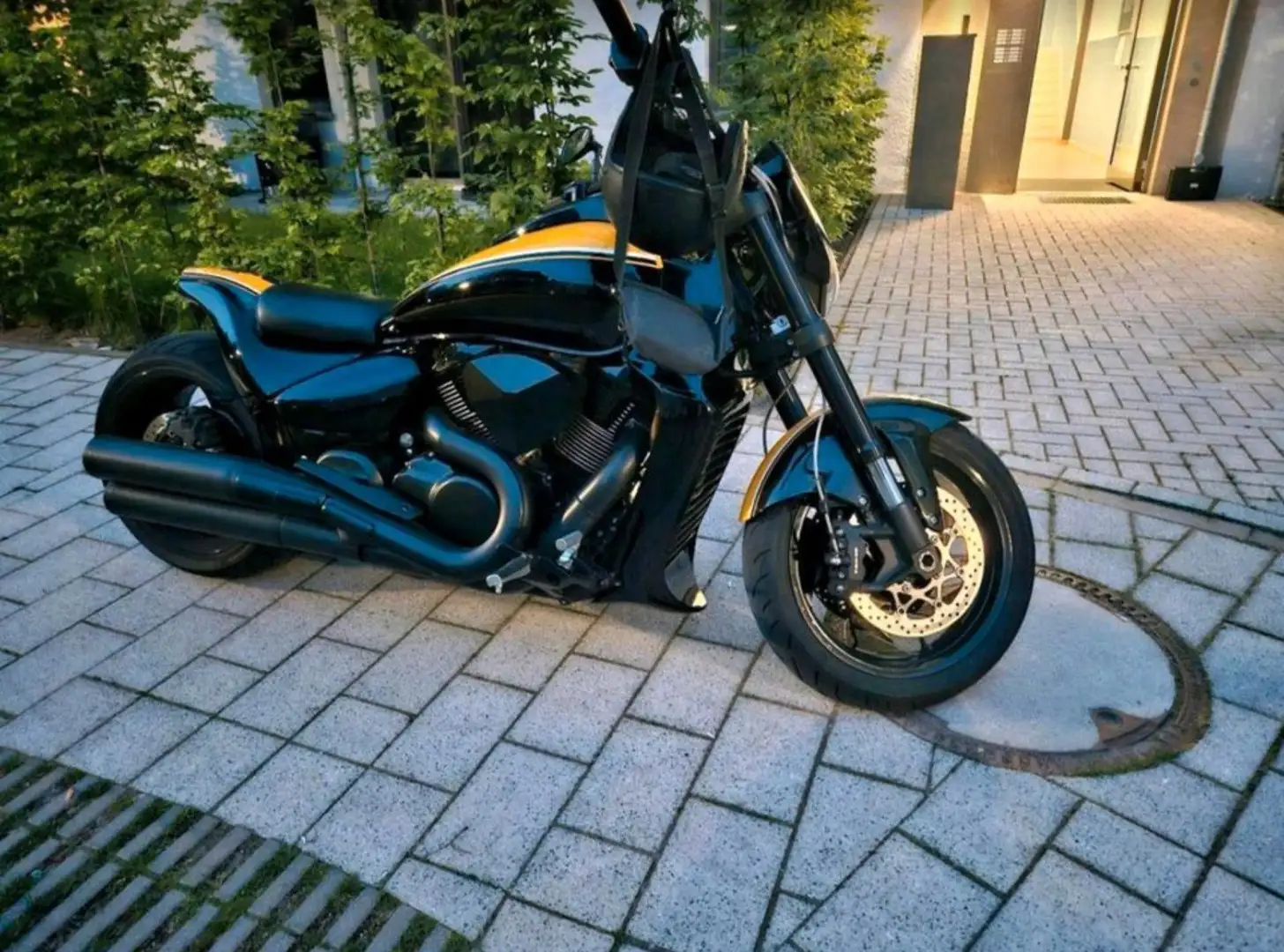 Suzuki VZR 1800 Black Edition Zwart - 1